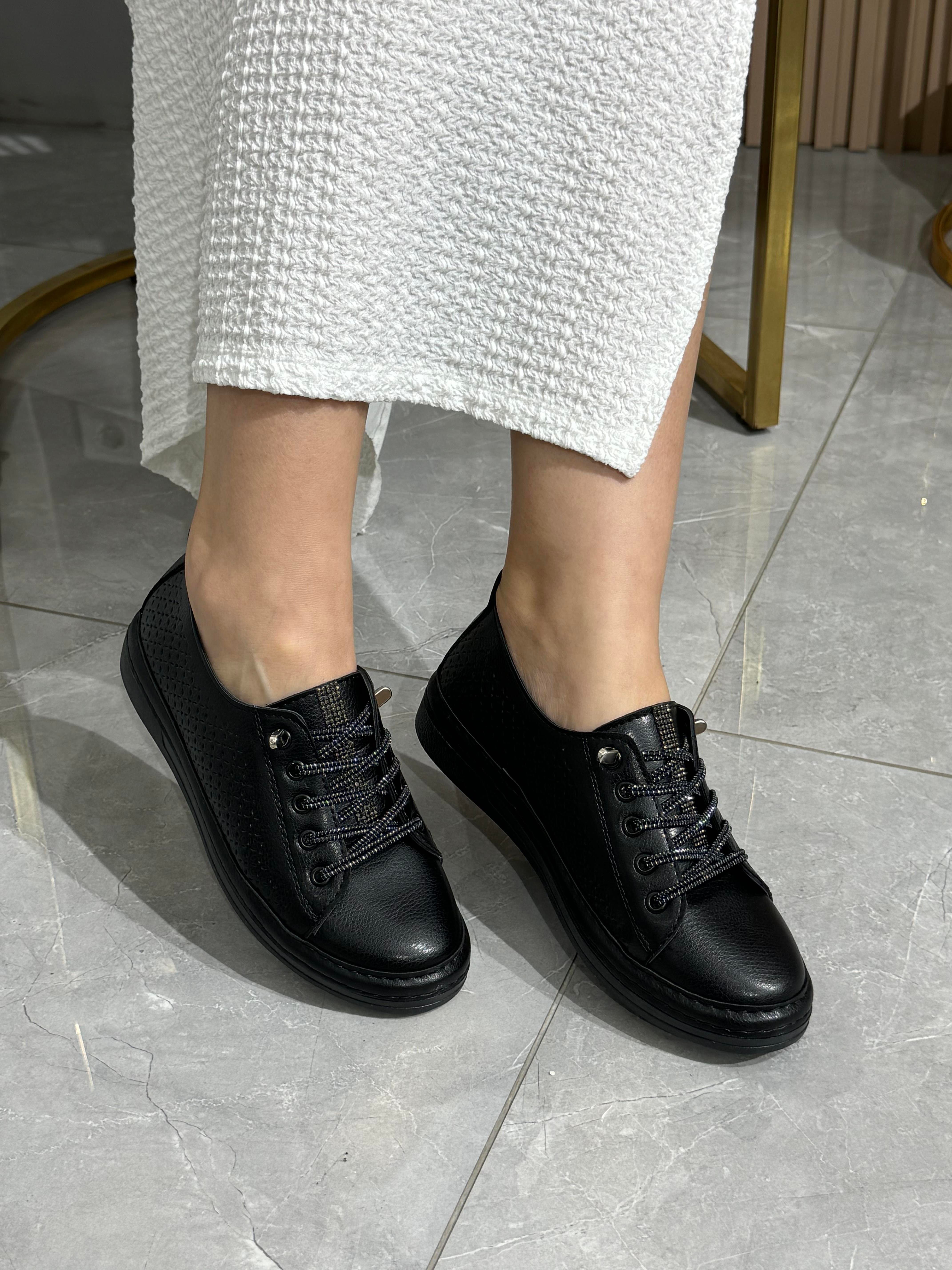 LASTİKLİ TAŞLI KADIN KLASİK AYAKKABI 232