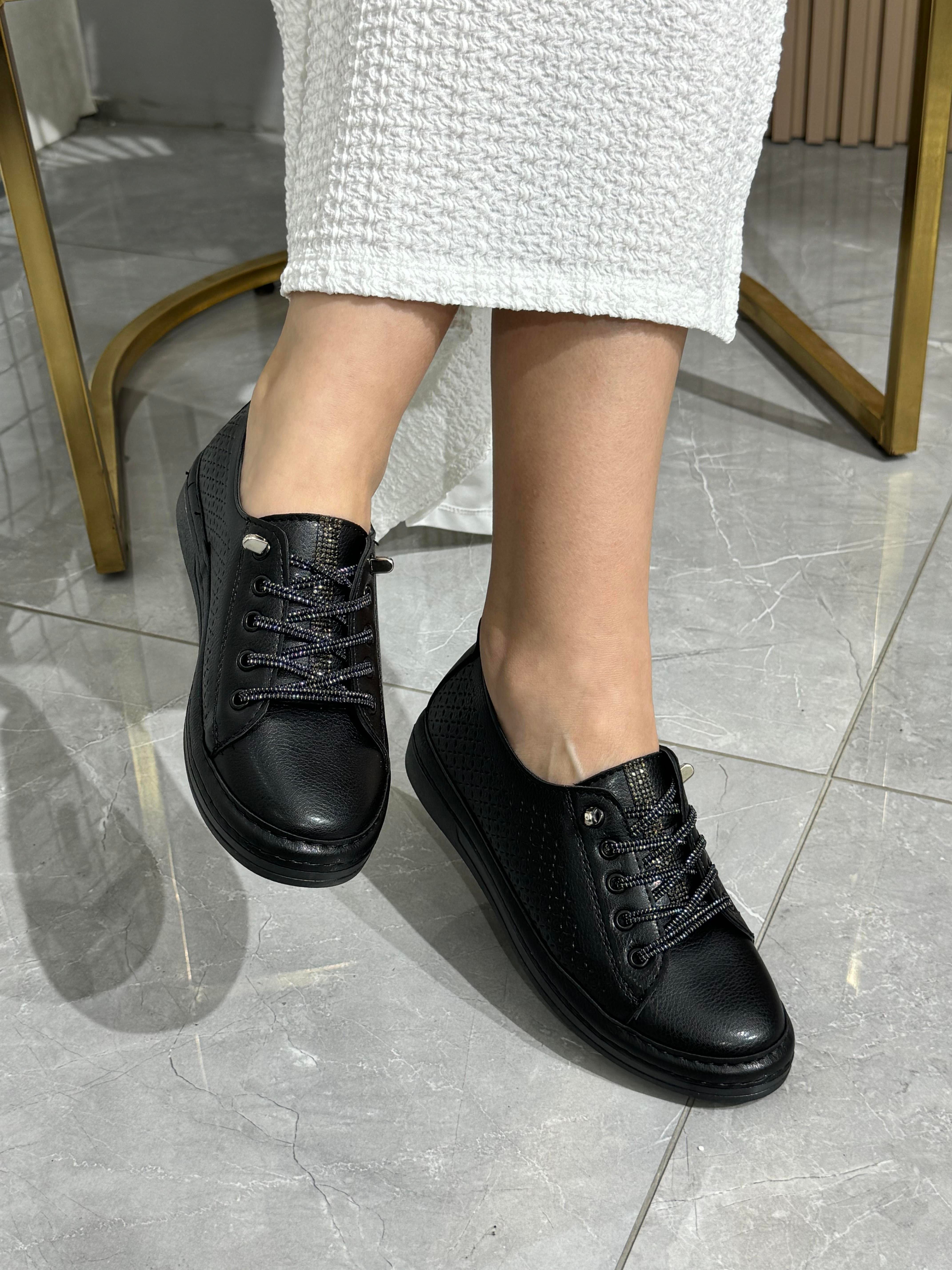 LASTİKLİ TAŞLI KADIN KLASİK AYAKKABI 232