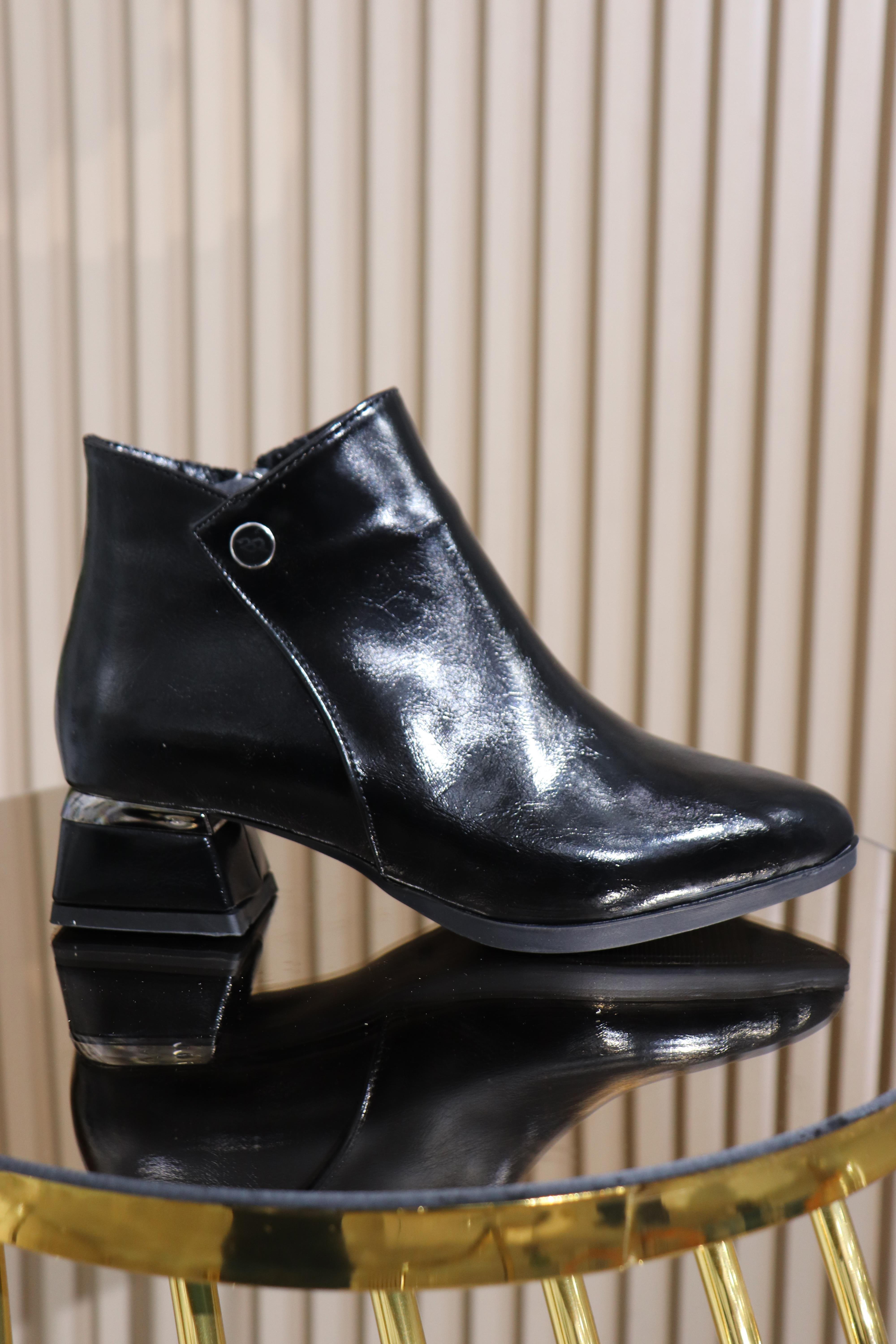 PARLAK DETAYLI KADIN BOT 195