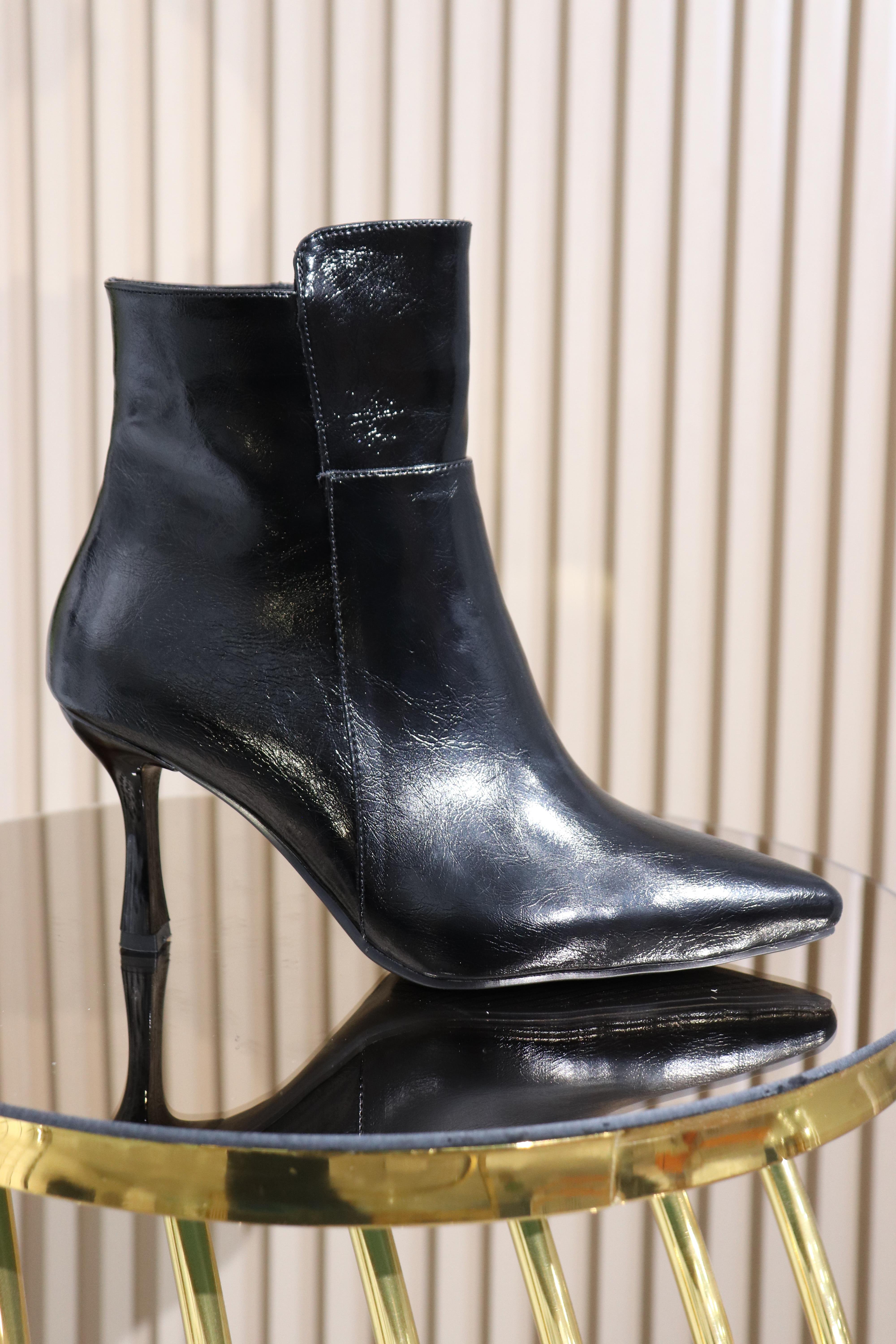 PARLAK TOPUKLU KADIN BOT 194