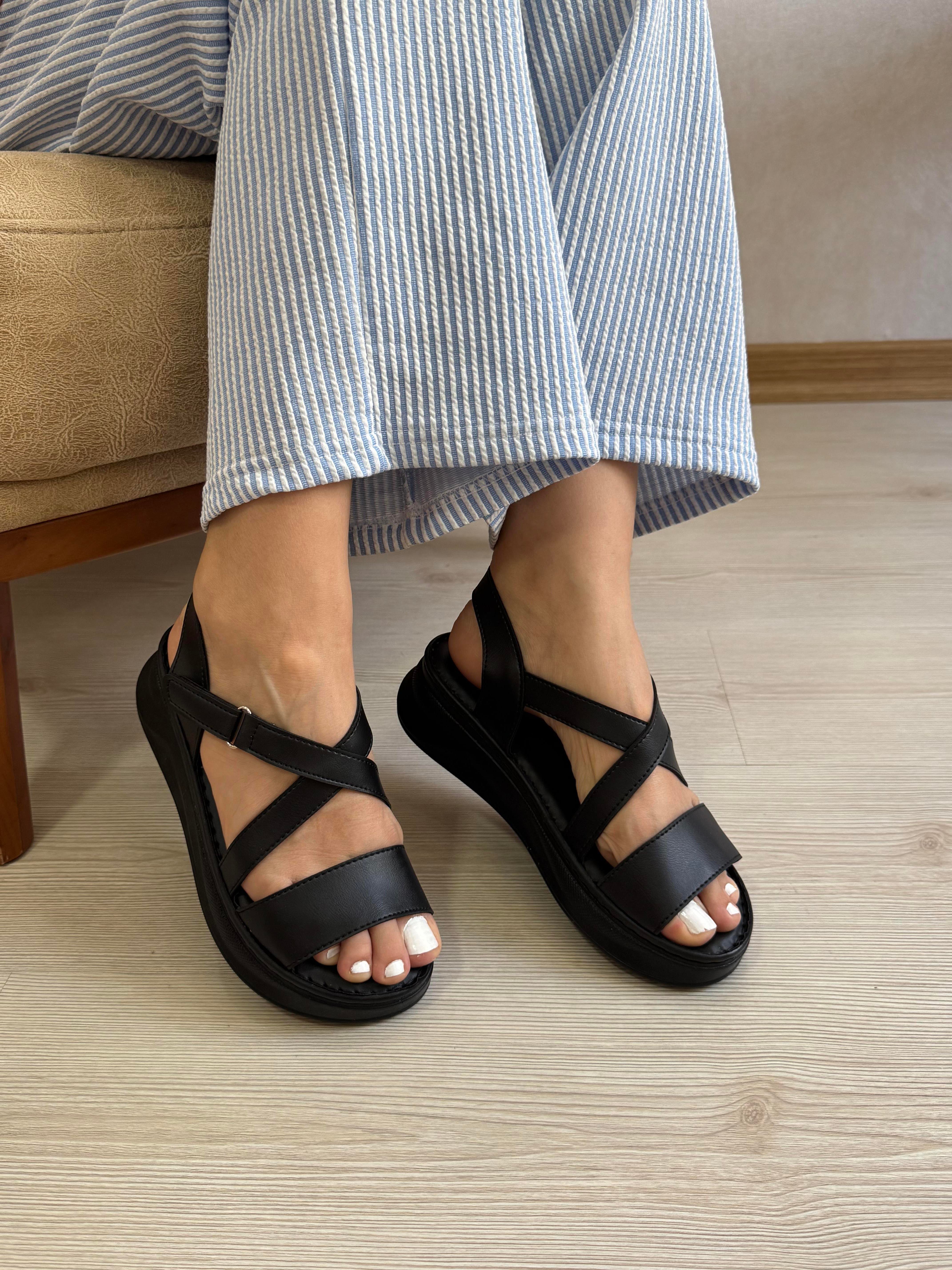 ŞERİTLİ CIRTLI KADIN SANDALET 286