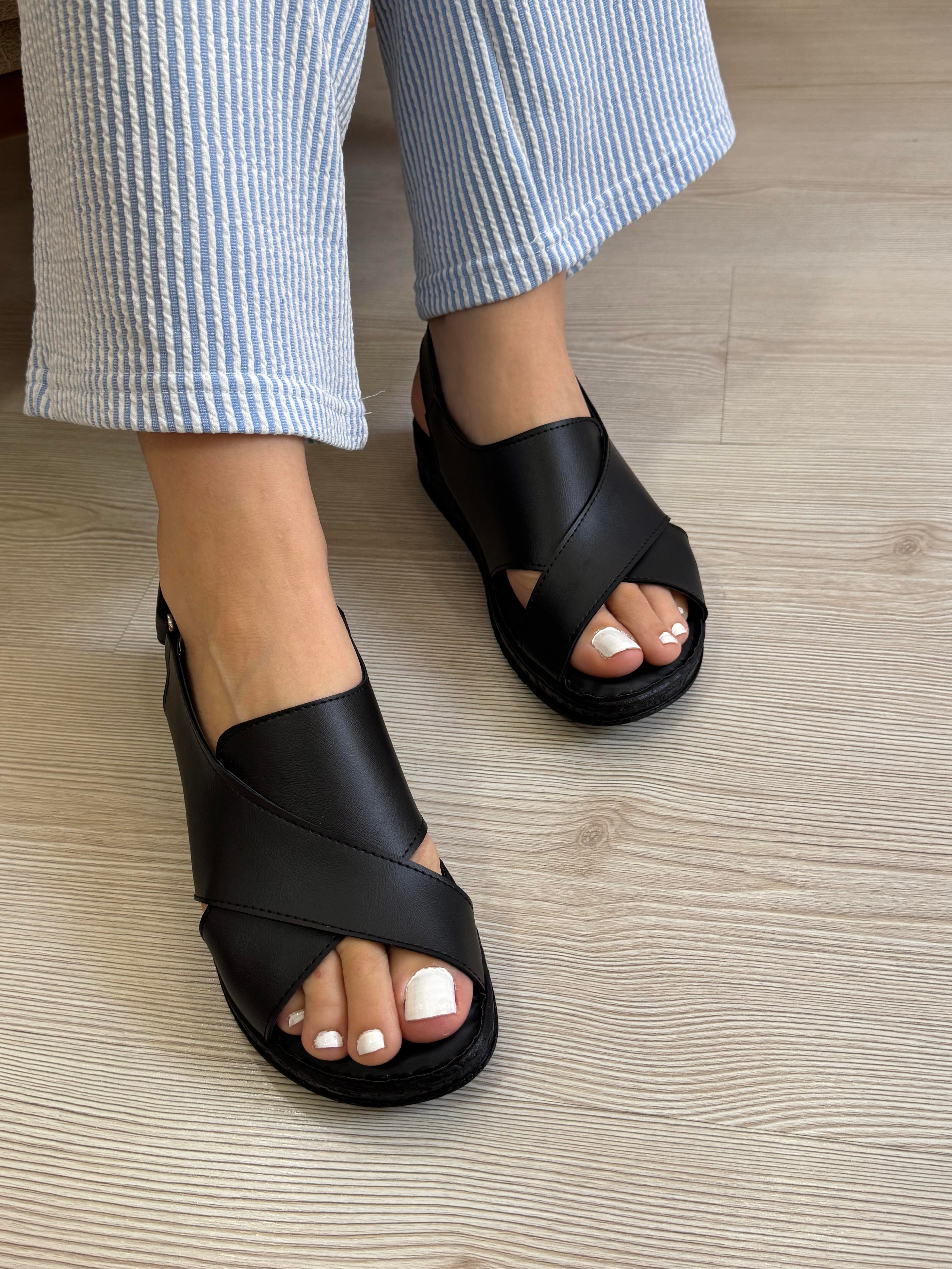 ŞERİTLİ CIRTLI KADIN SANDALET 287