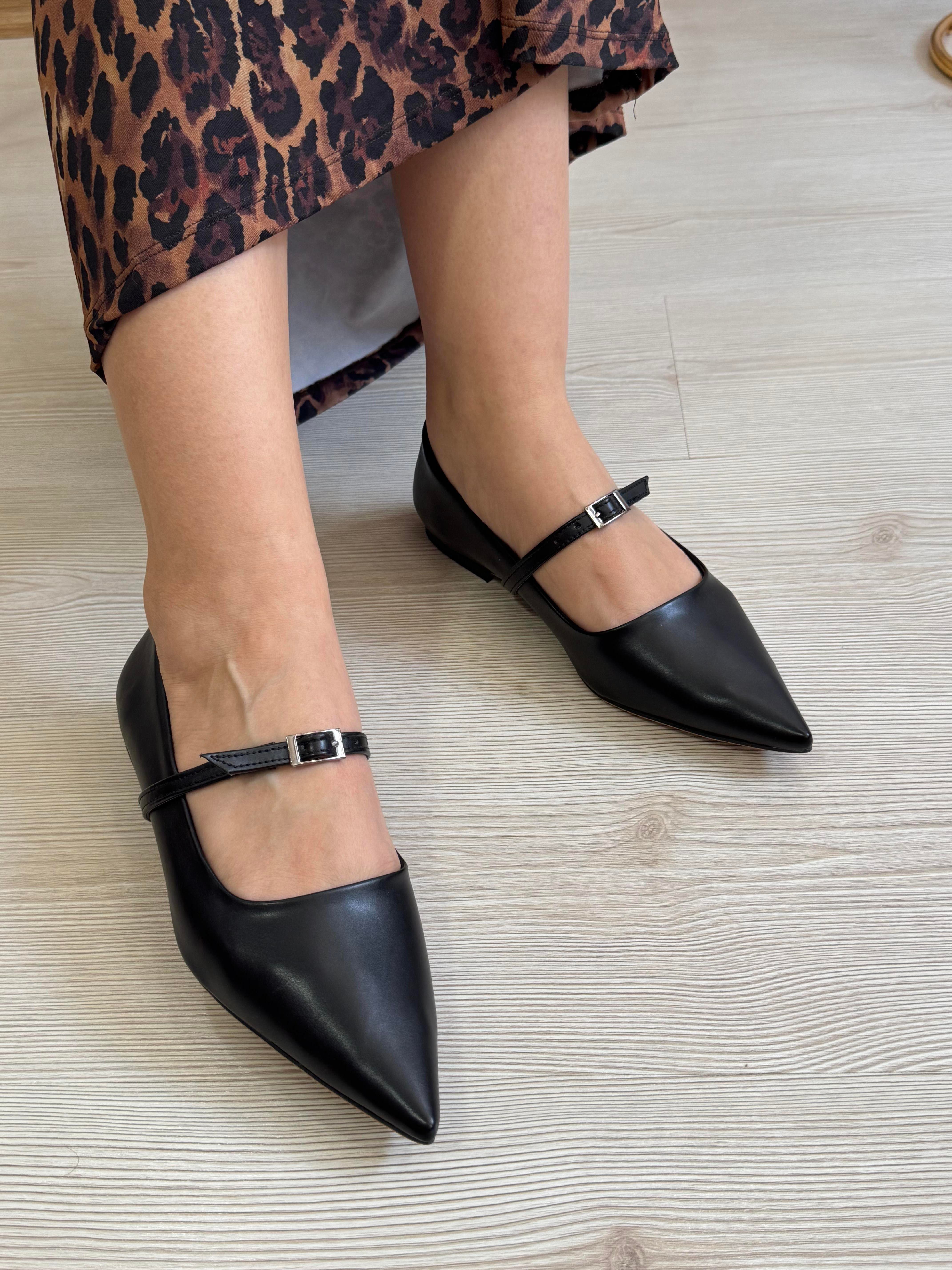 SİVRİ BURUN KADIN BABET AYAKKABI B-007