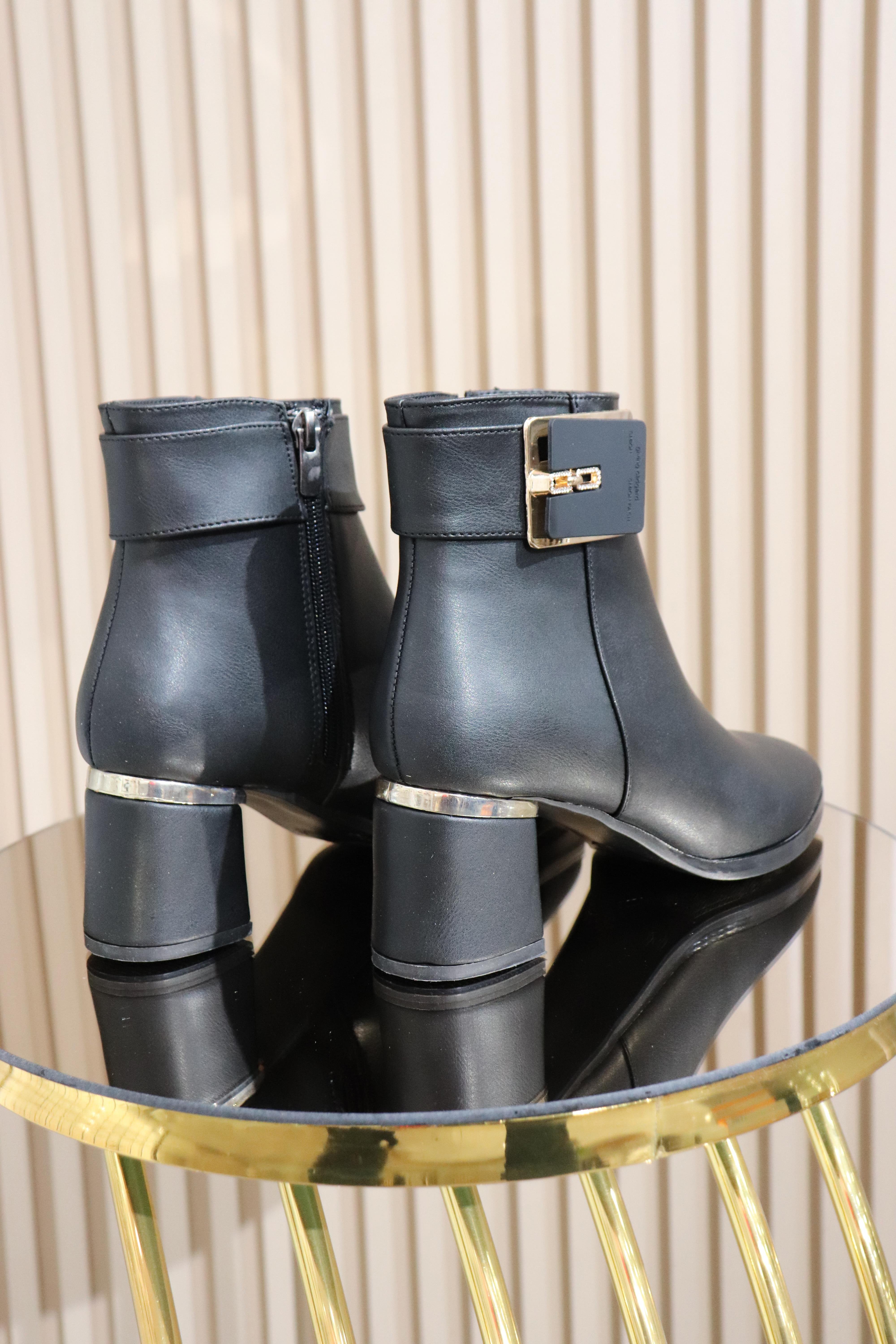 TAŞ DETAY TOKALI KADIN BOT 184