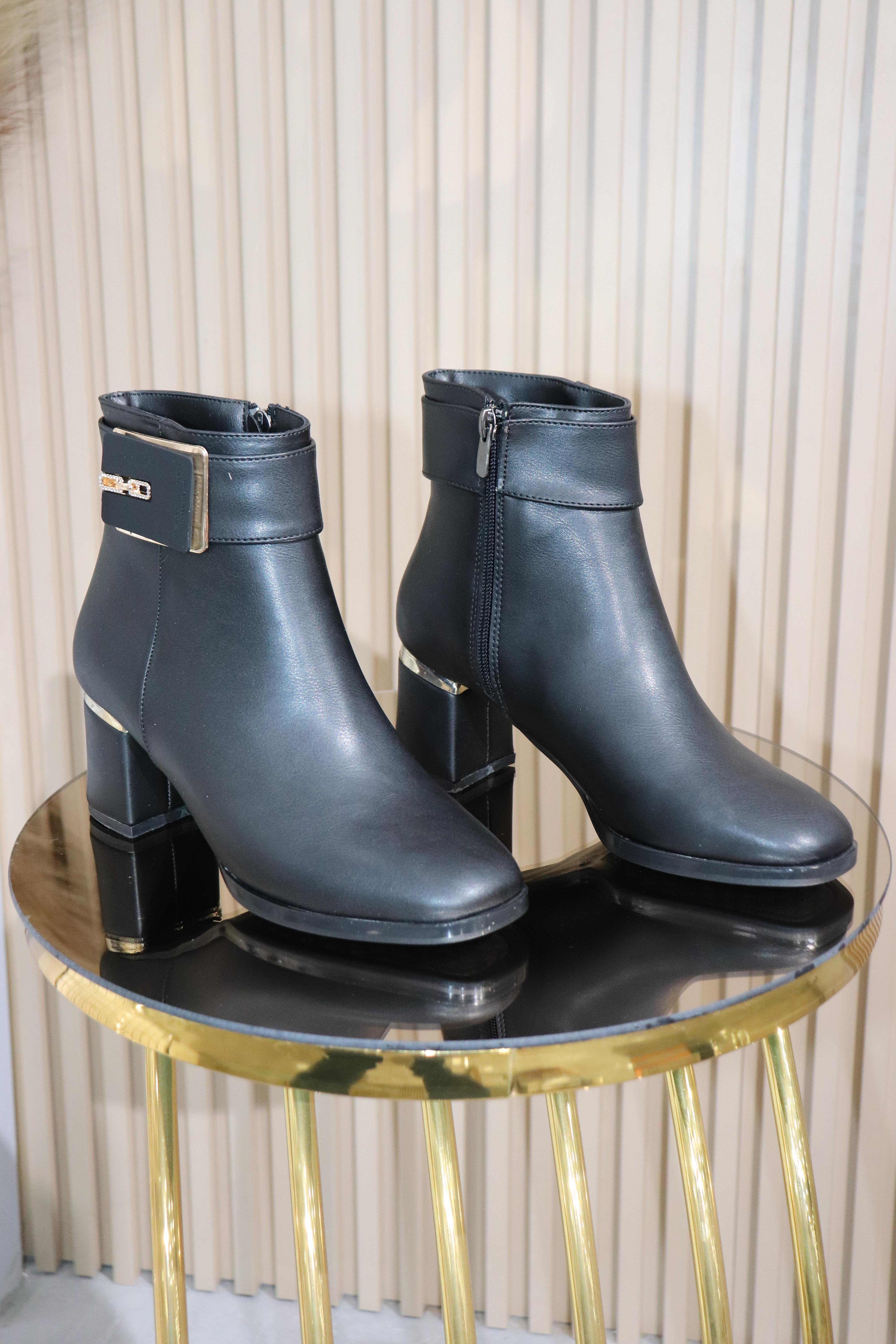 TAŞ DETAY TOKALI KADIN BOT 184