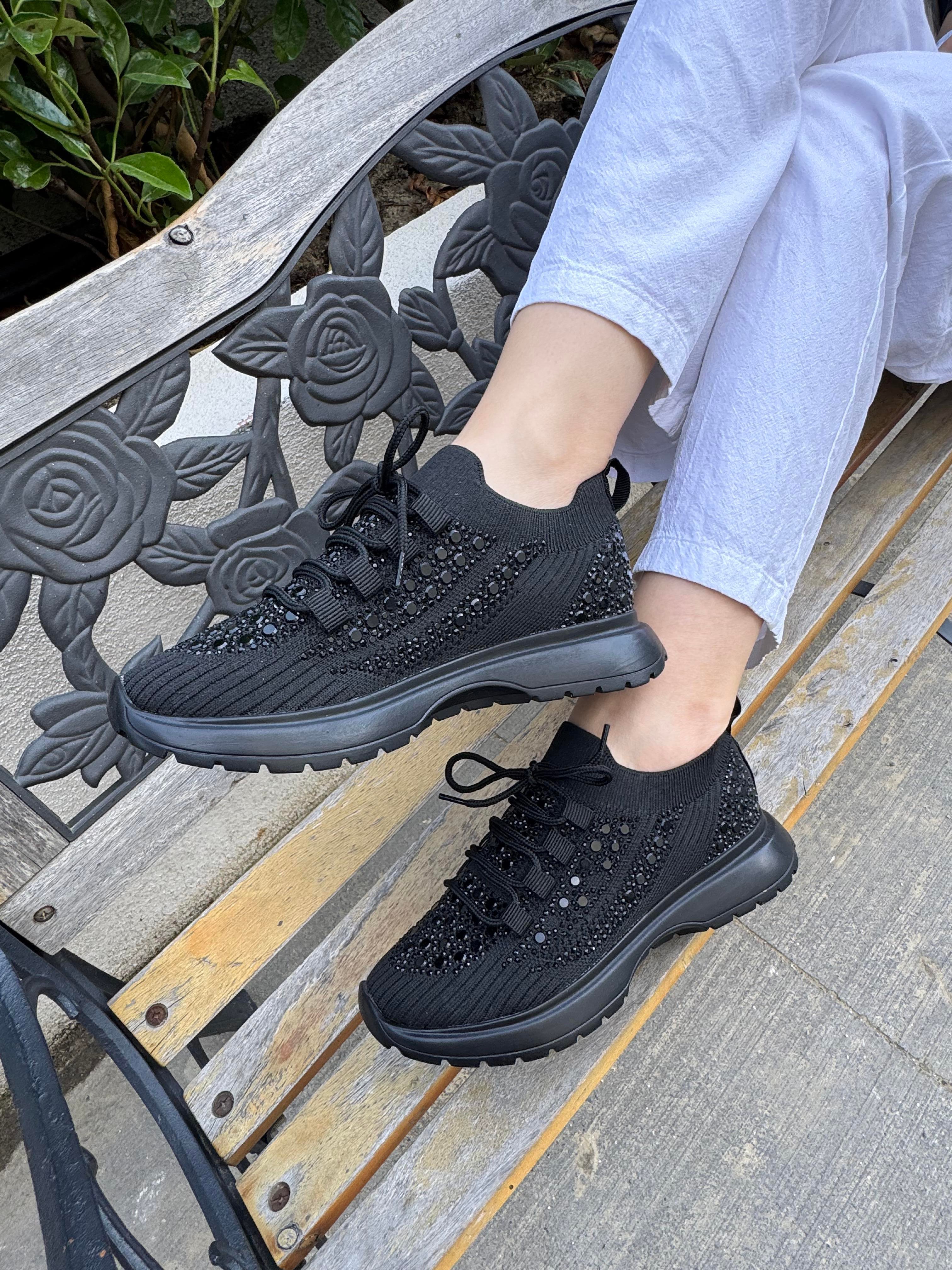 TAŞLI KADIN SPOR AYAKKABI 5685