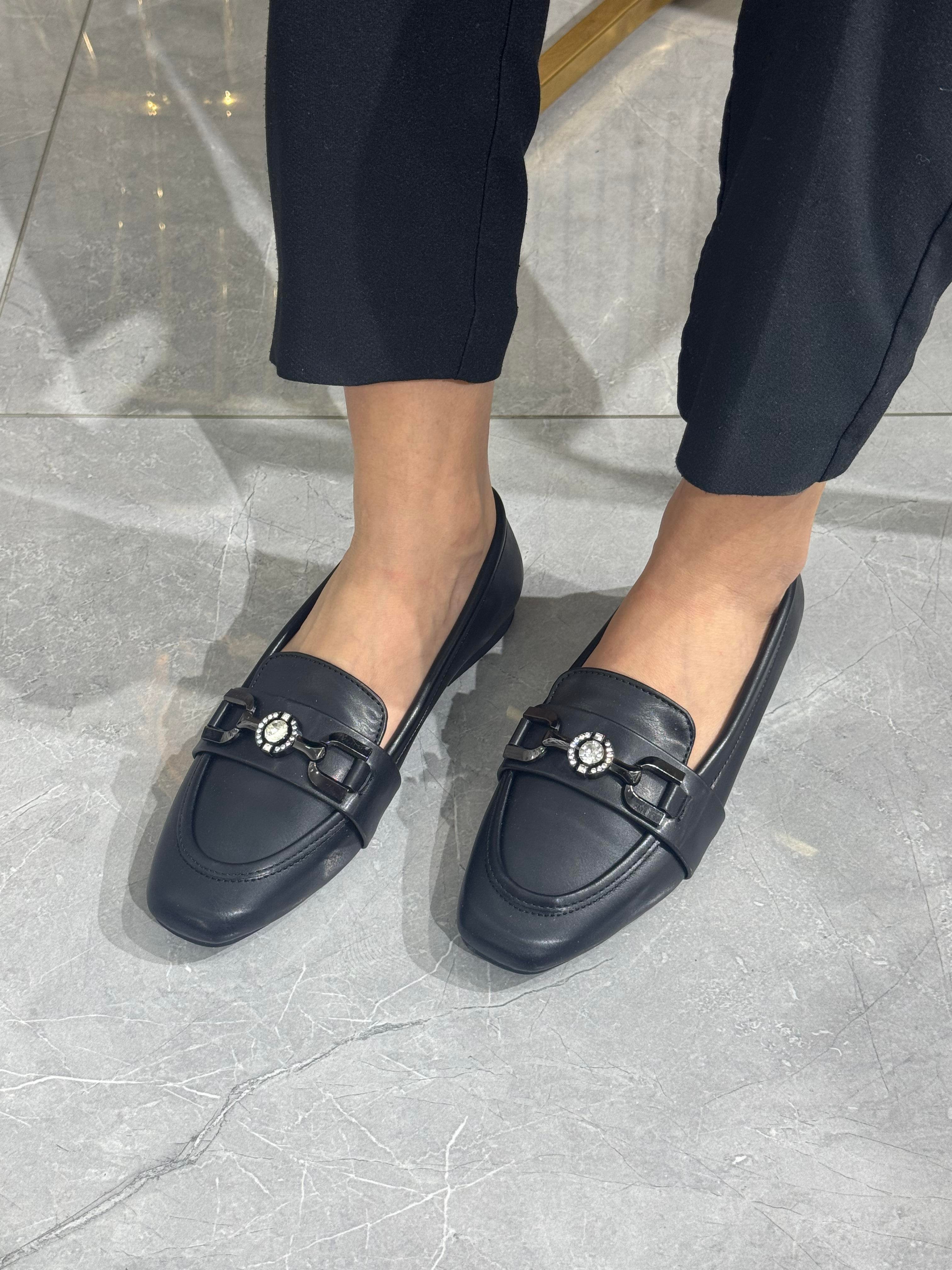 Taşlı Tokalı Kadın Babet Ayakkabı 5025