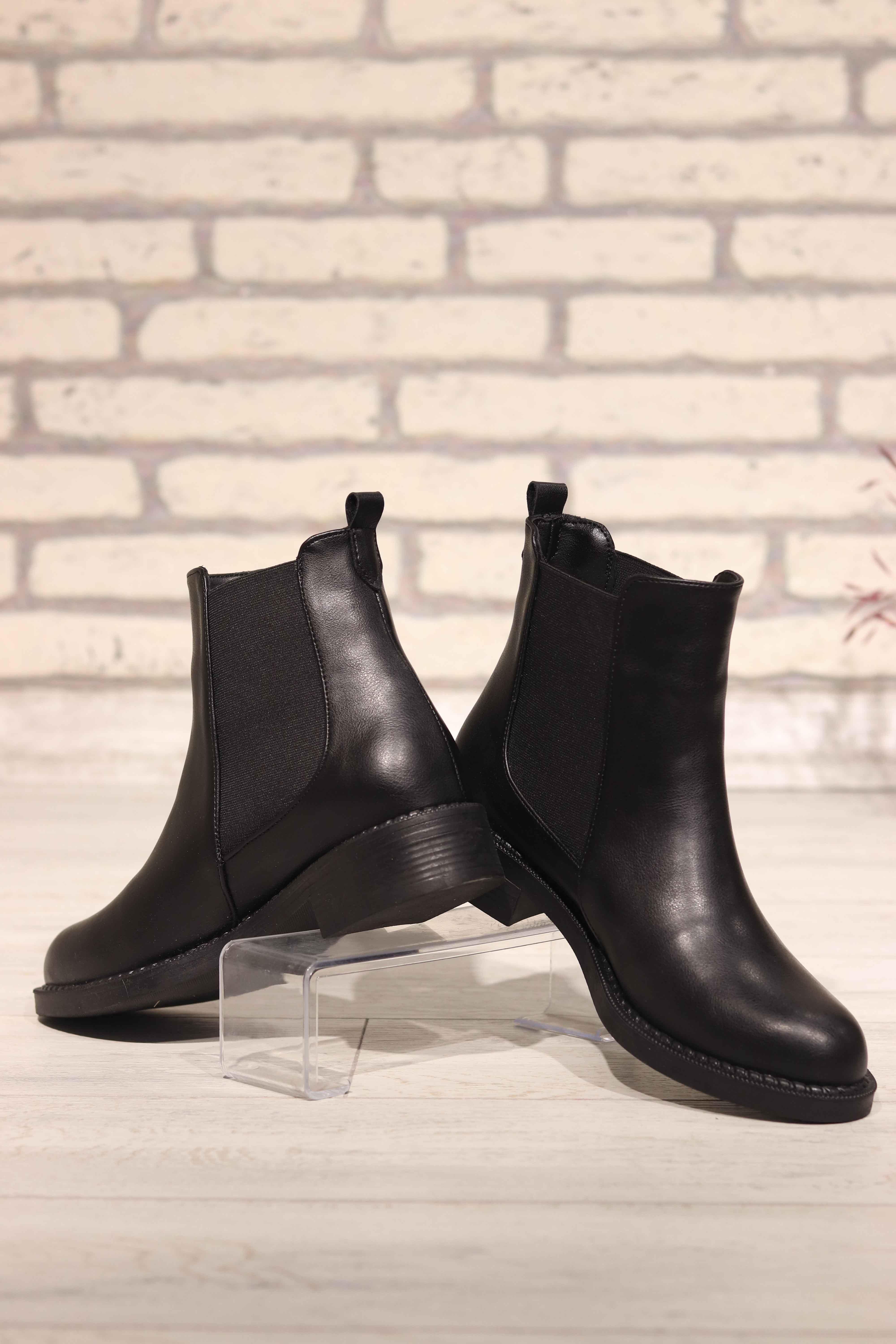 Yanı Lastik Detay Kadın Bot 230 - SIYAH