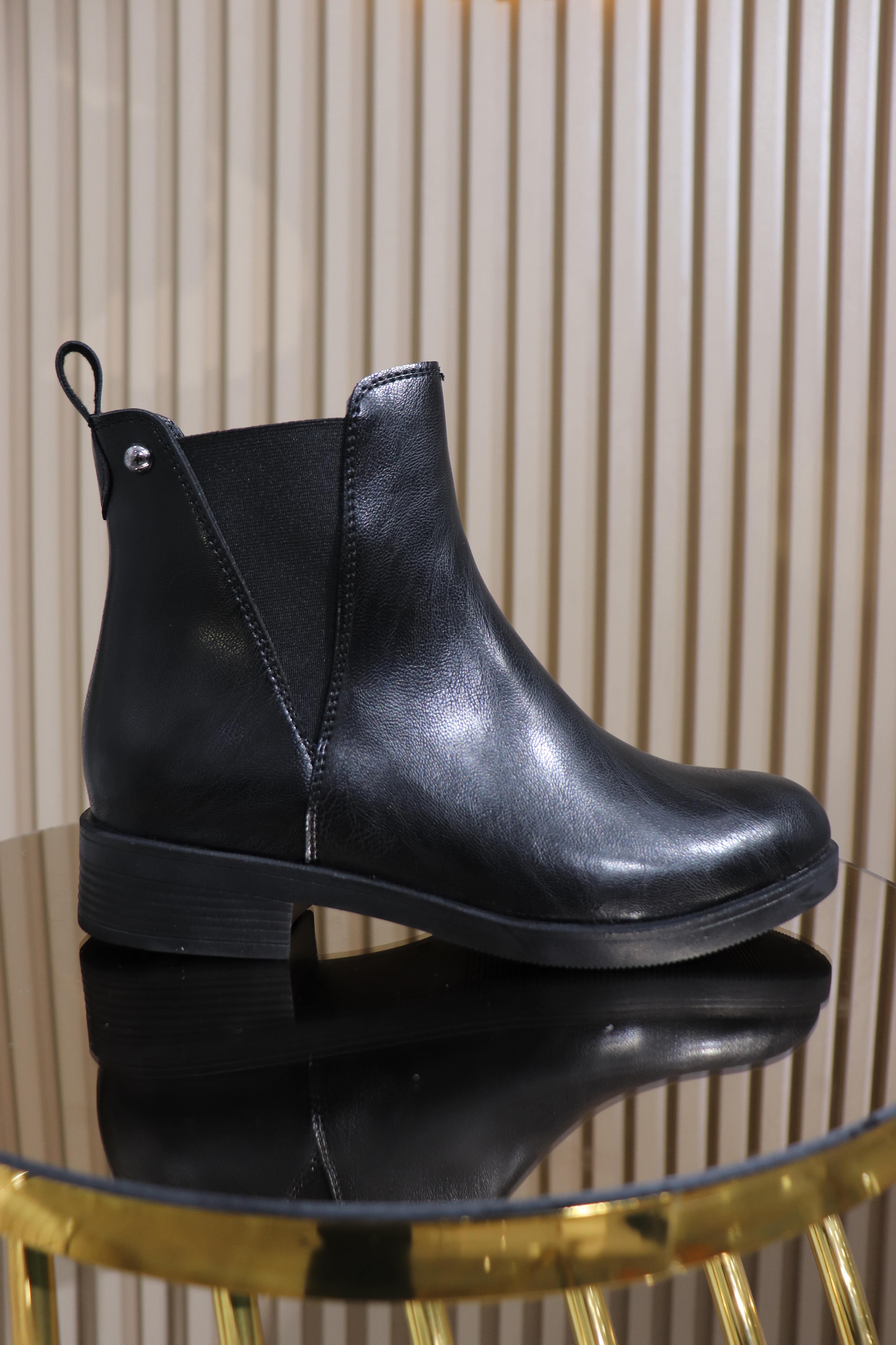 YANI LASTIK DETAYLI KADIN BOT 182