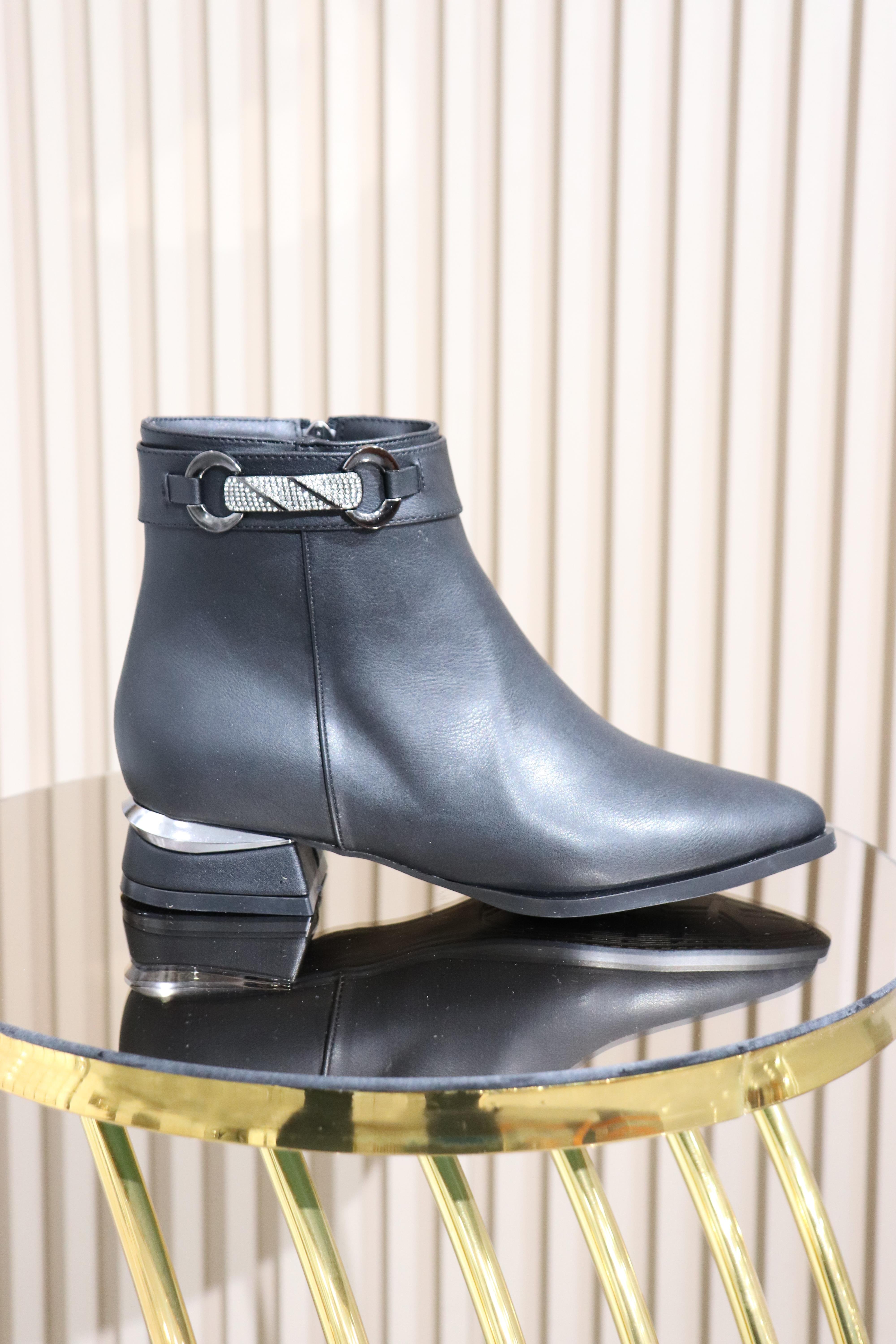 YANI TAŞ TOKA DETAYLI KADIN BOT 204