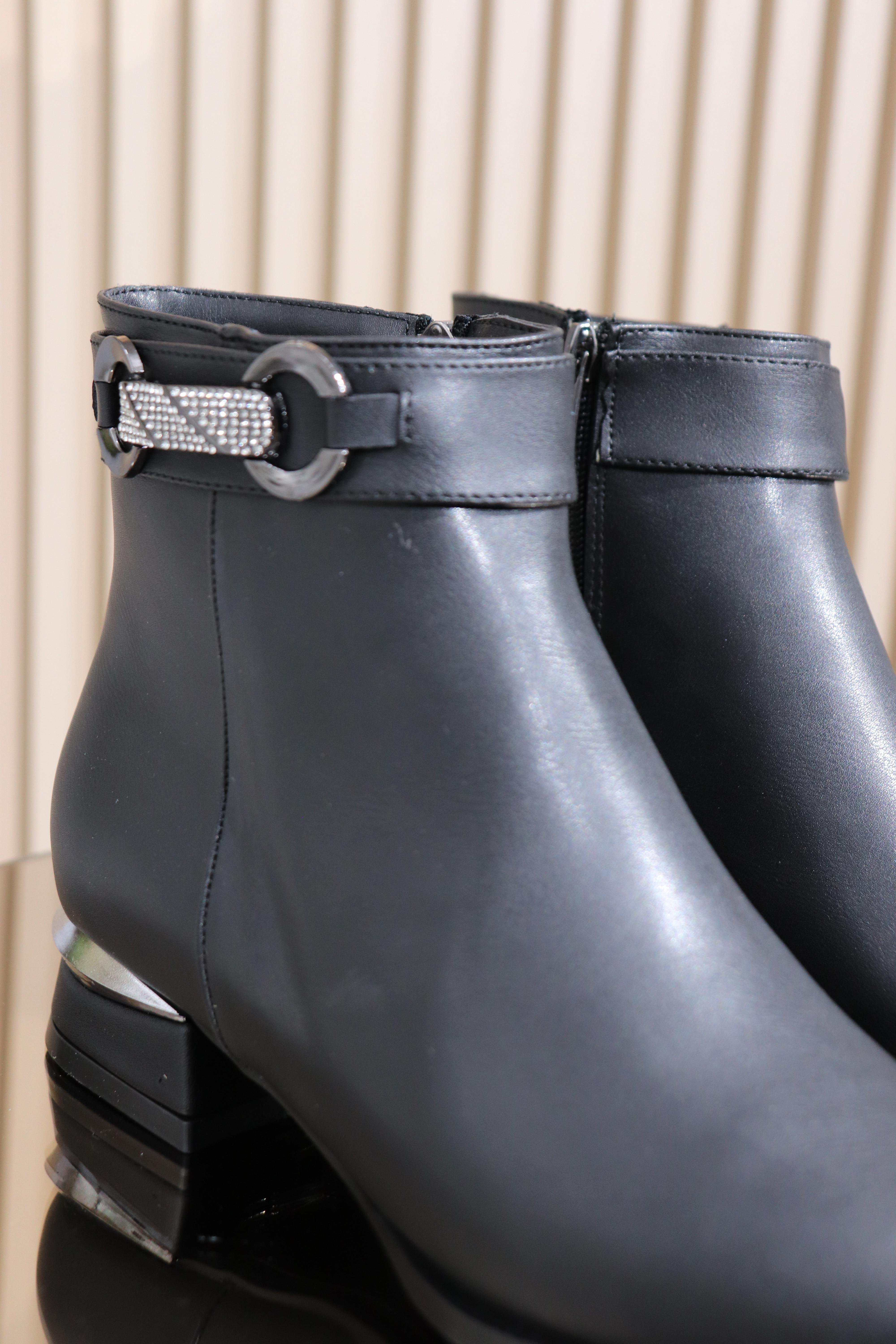 YANI TAŞ TOKA DETAYLI KADIN BOT 204