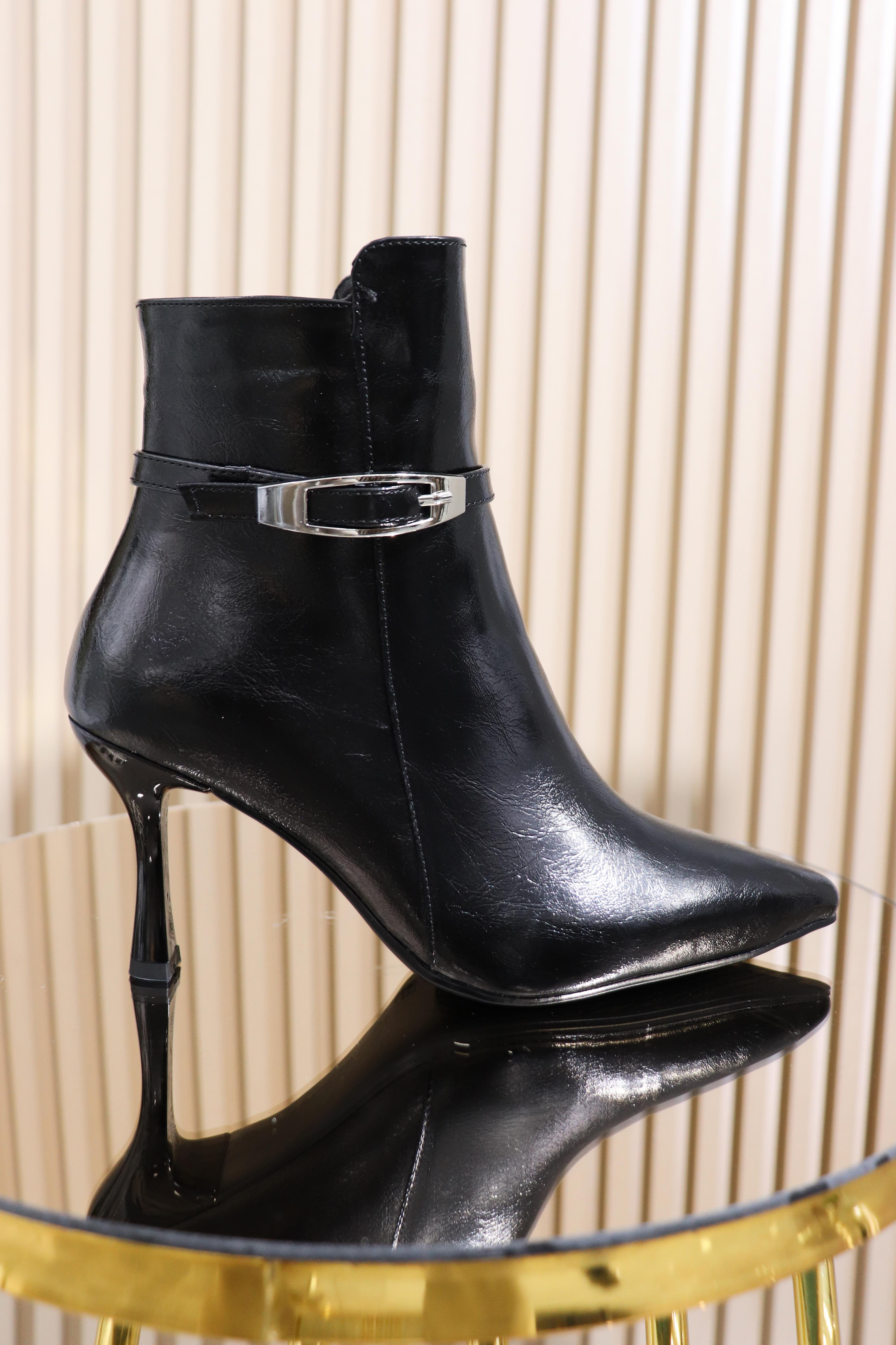 YANI TOKALI PARLAK KADIN BOT 201