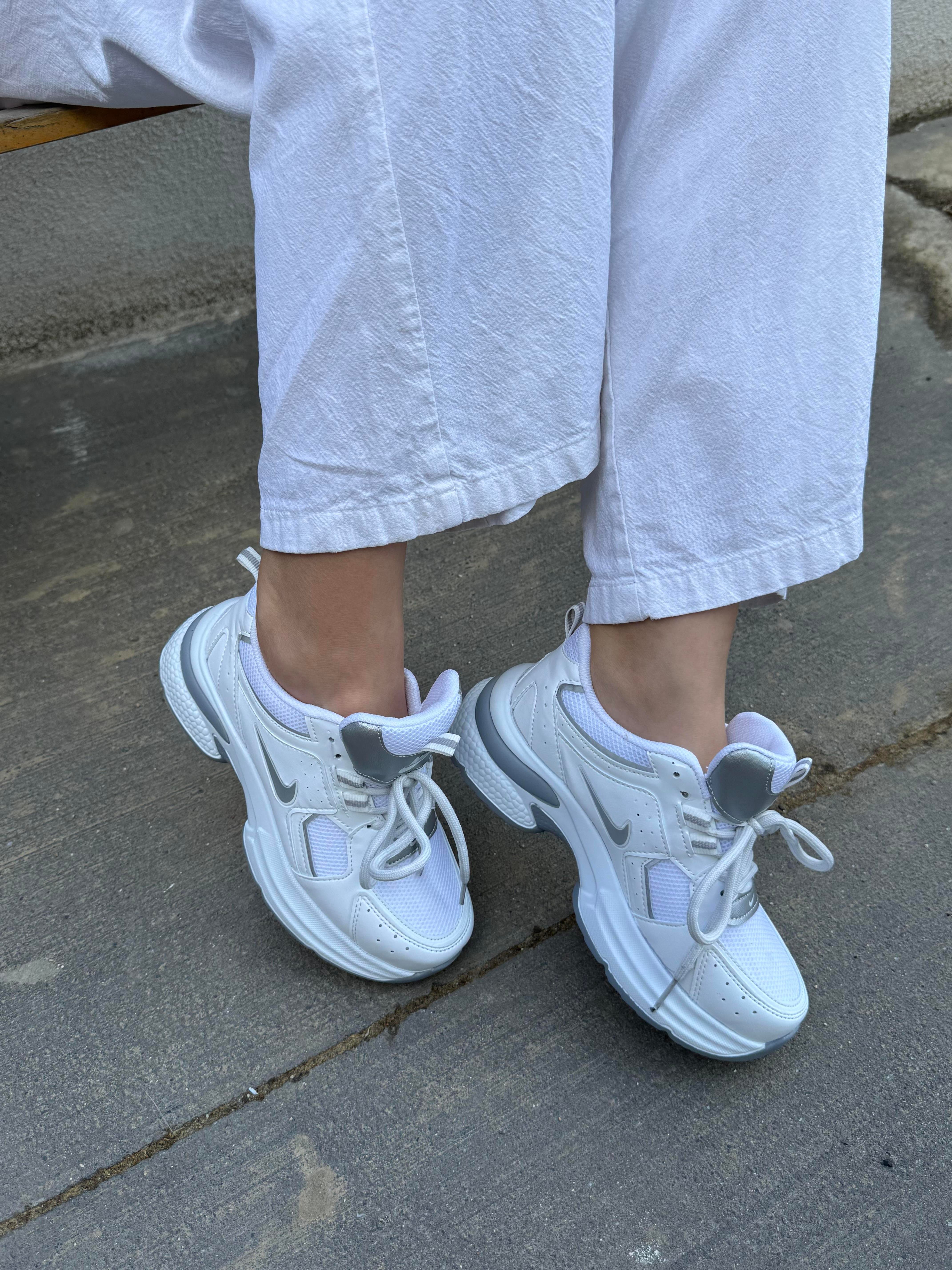 YÜKSEK TABAN POPÜLER SPOR AYAKKABI 2121