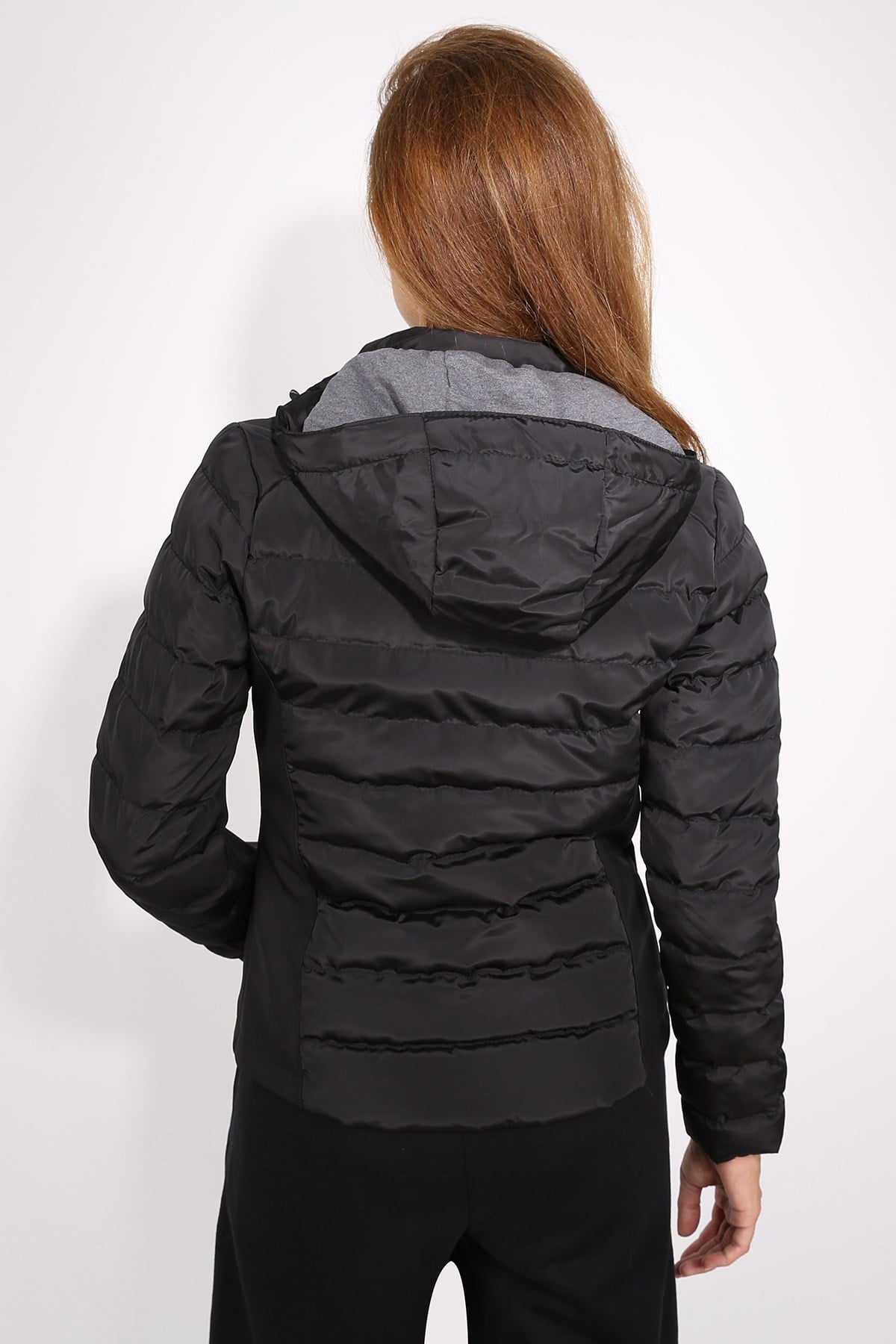 Delpino Kadın Dar Kesim Su ve Rüzgar Geçirmez Softshell Mont