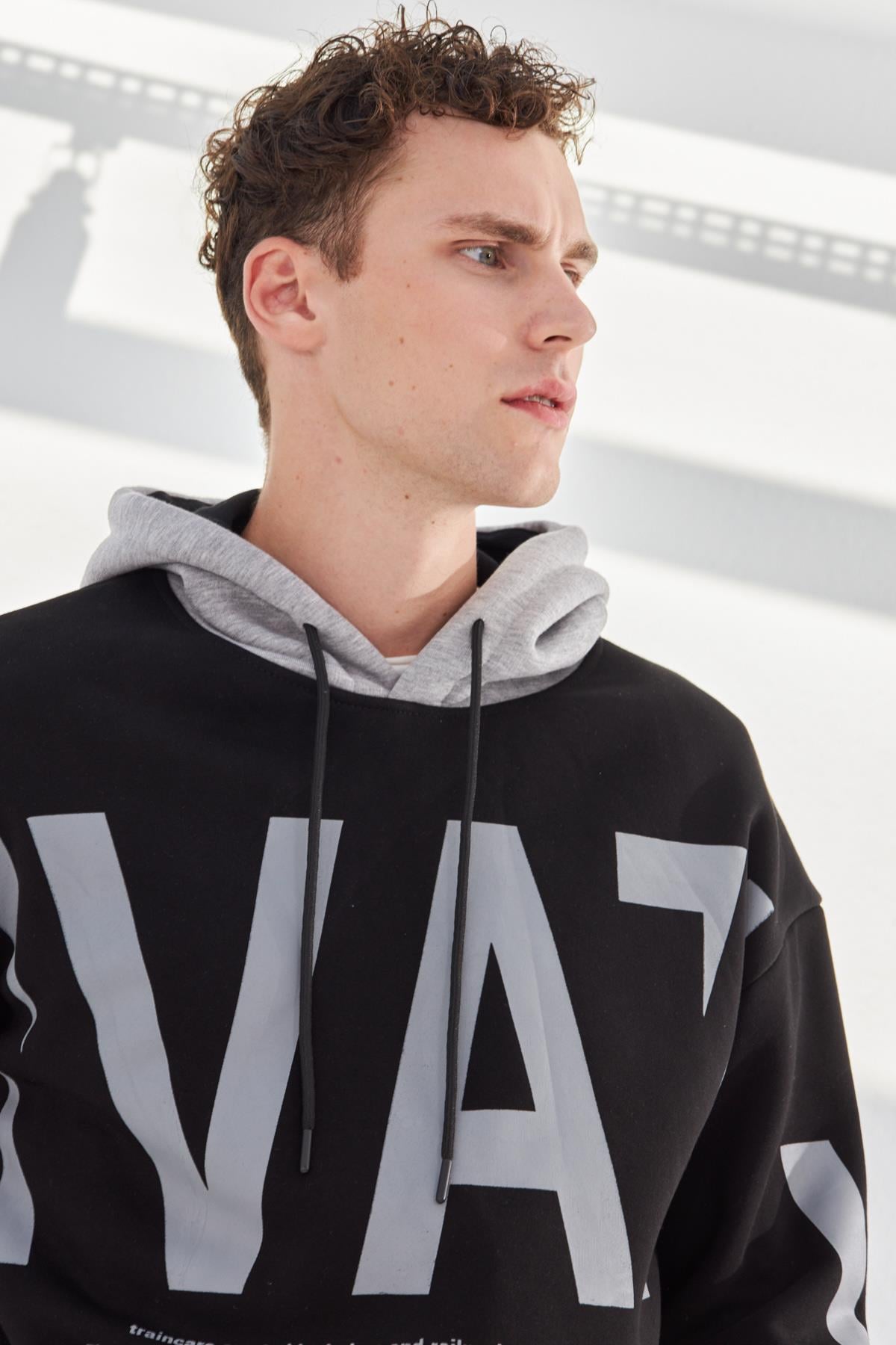 Kapüşonlu Yarım Oversize Sweatshirt