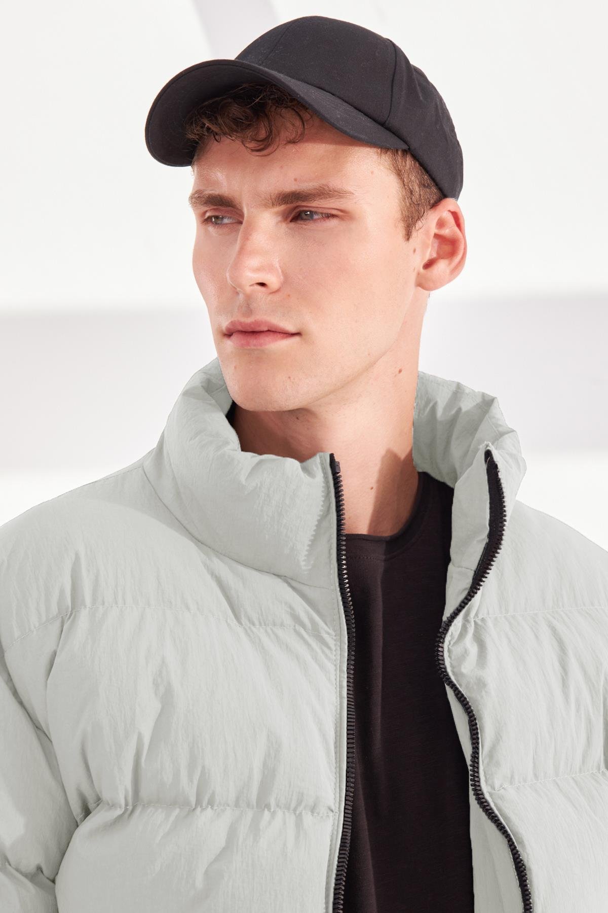 Su ve Rüzgar Geçirmez Erkek Şişme Mont