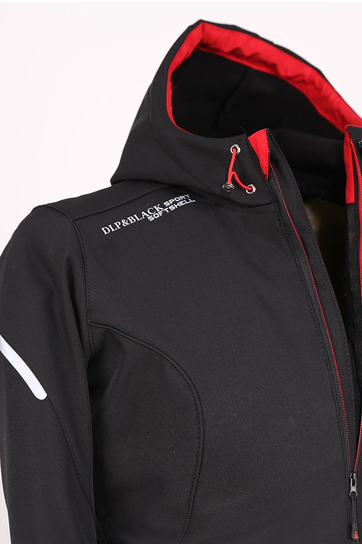 Su ve Rüzgar Geçirmez Kadın Softshell Mont