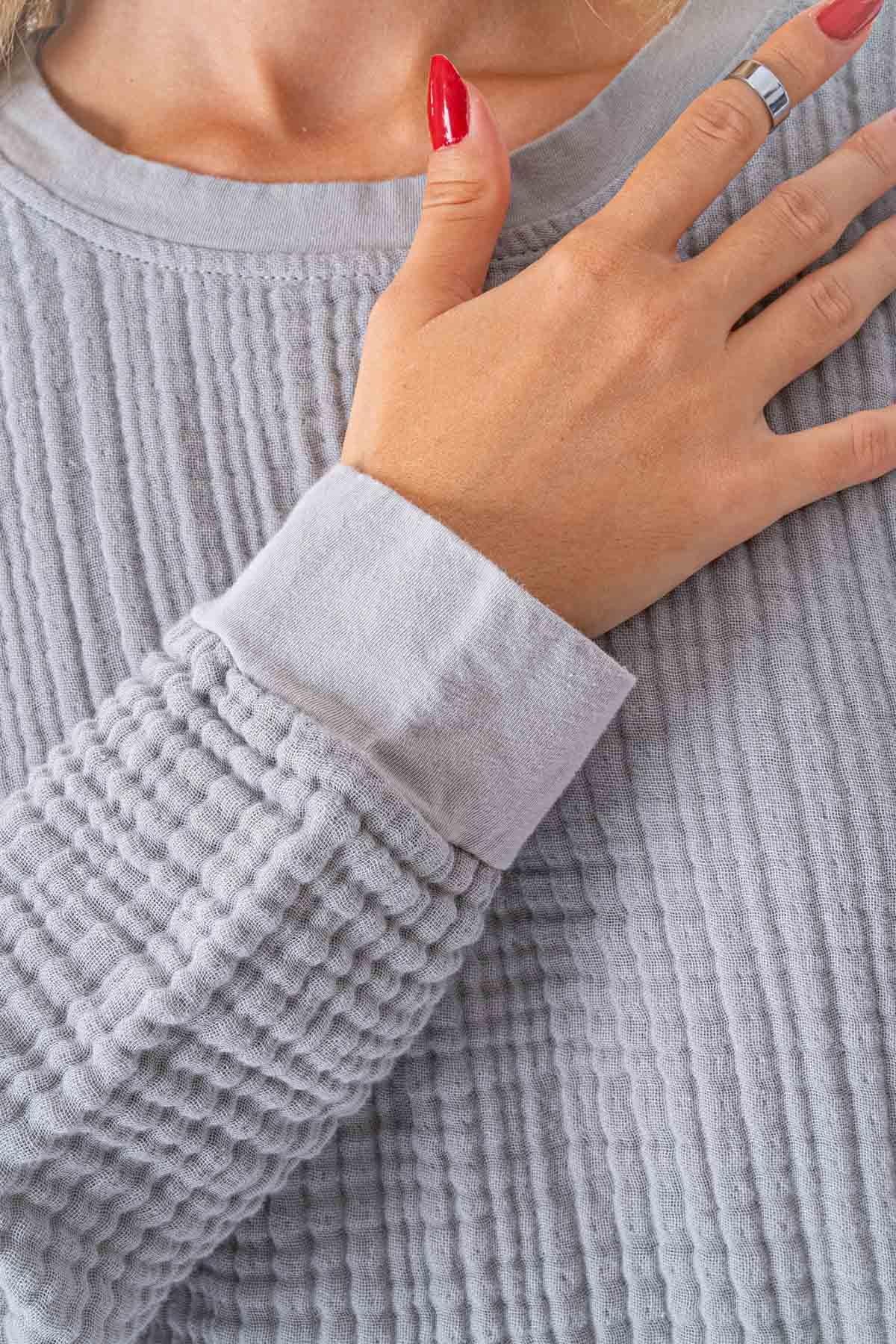 Brode Nakışlı Sırt Detay Unisex Müslin Sweat Gri