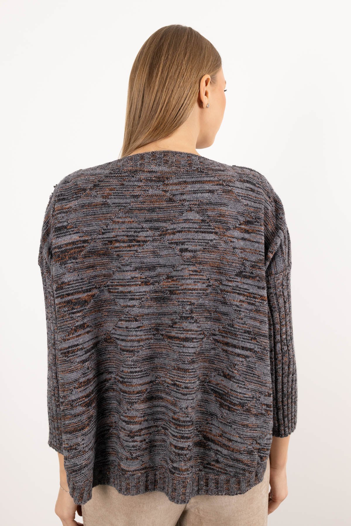 Arkası Uzun Oversize Omuz Motif Detay Kazak