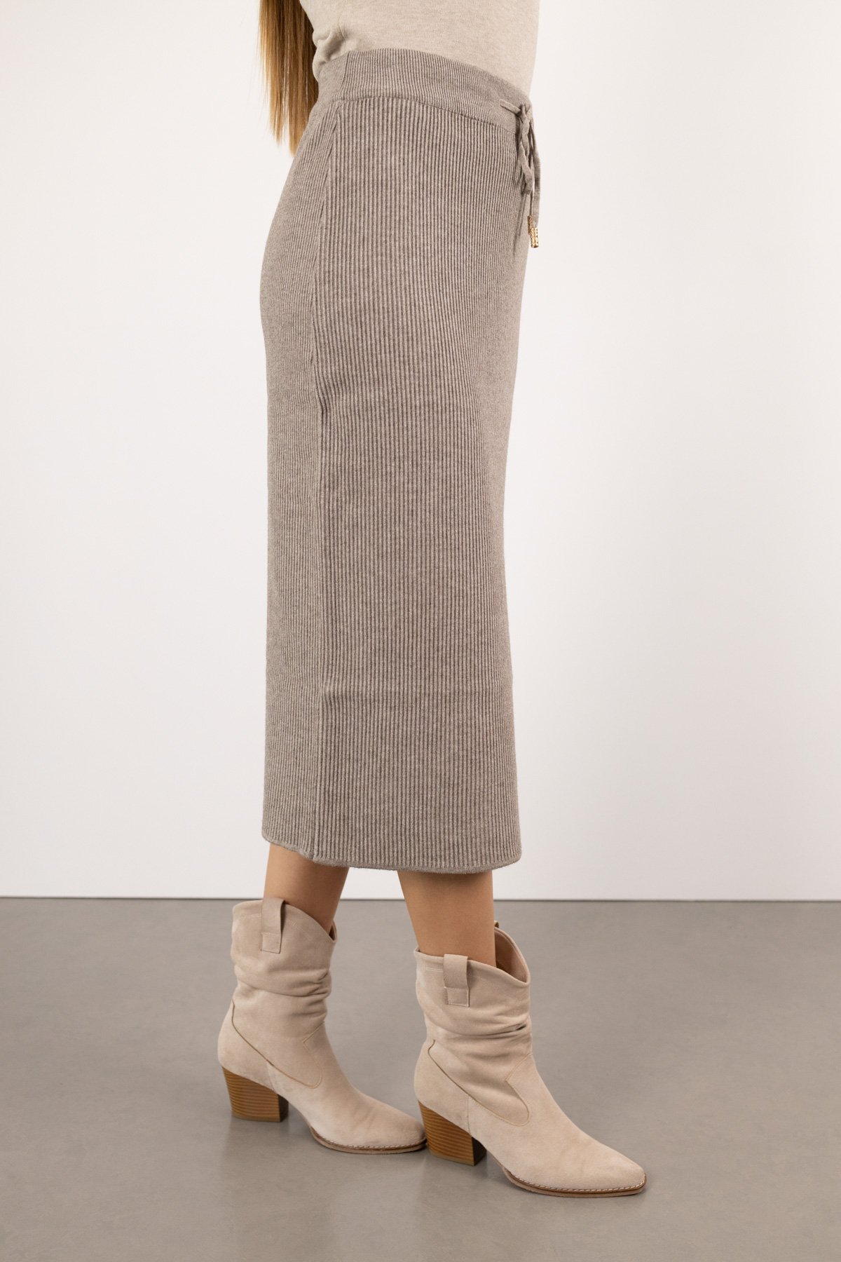 Bel Bağlama Detaylı Triko Etek