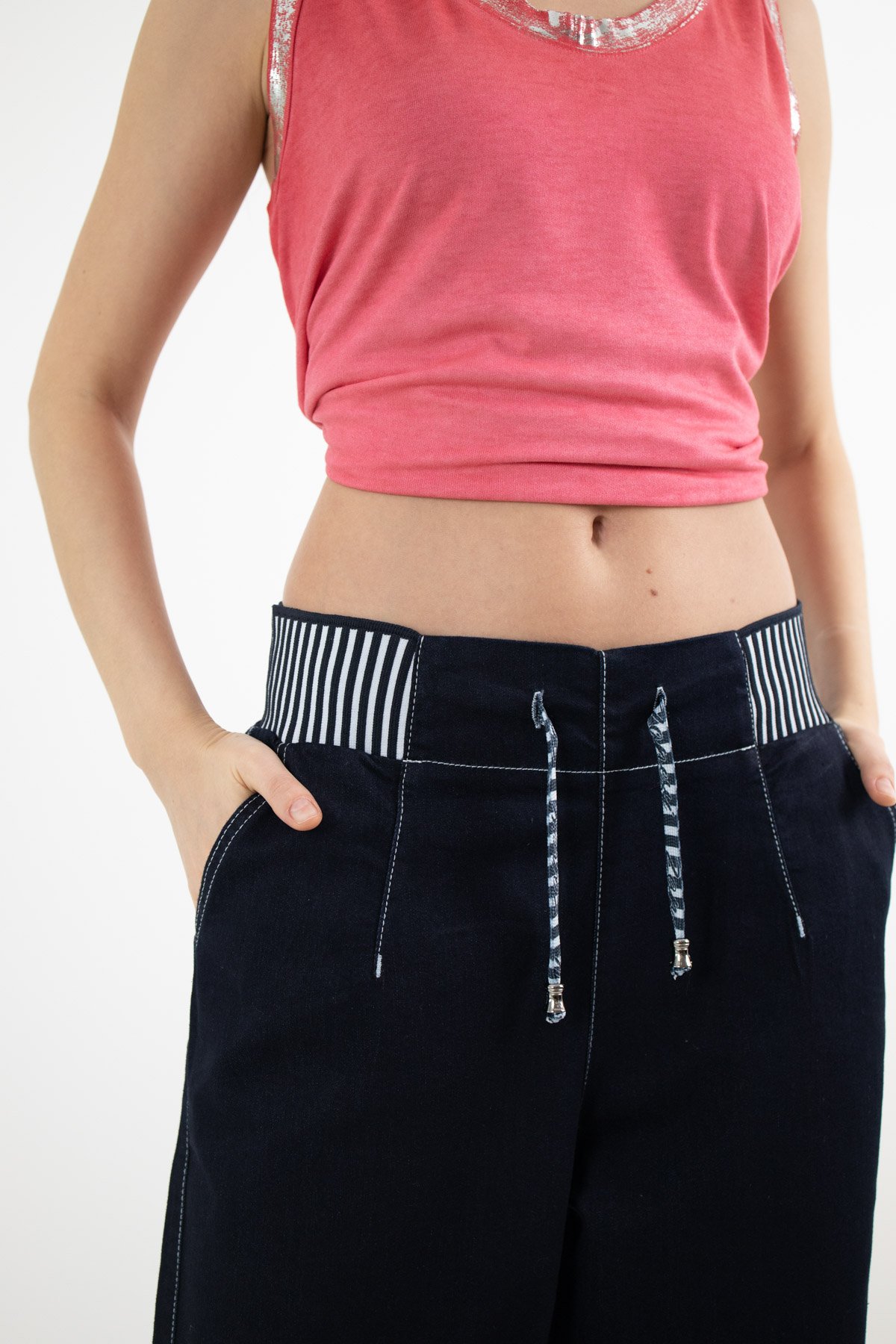 Bel Bağlama Ve Çizgi Detaylı Kot Pantolon