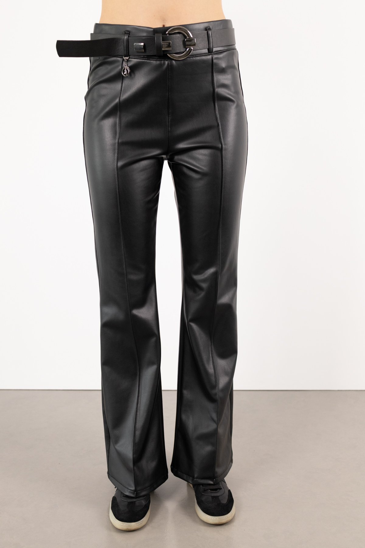 Bel Kemer Detaylı Deri Pantolon