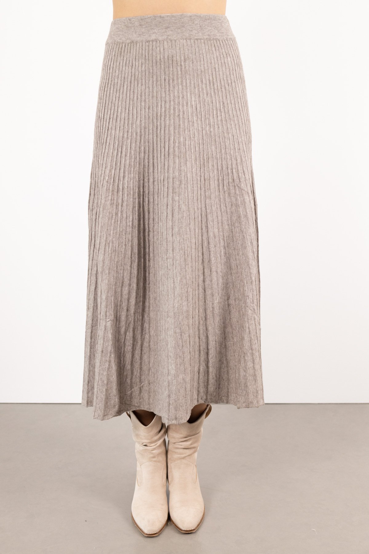 Bel Lastik Detaylı Çubuk Desenli Triko Etek