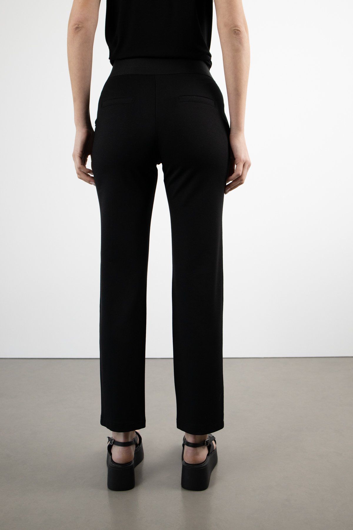 Bel Lastik Ve Yazı Detay  Cepli  Dikişli Pantolon