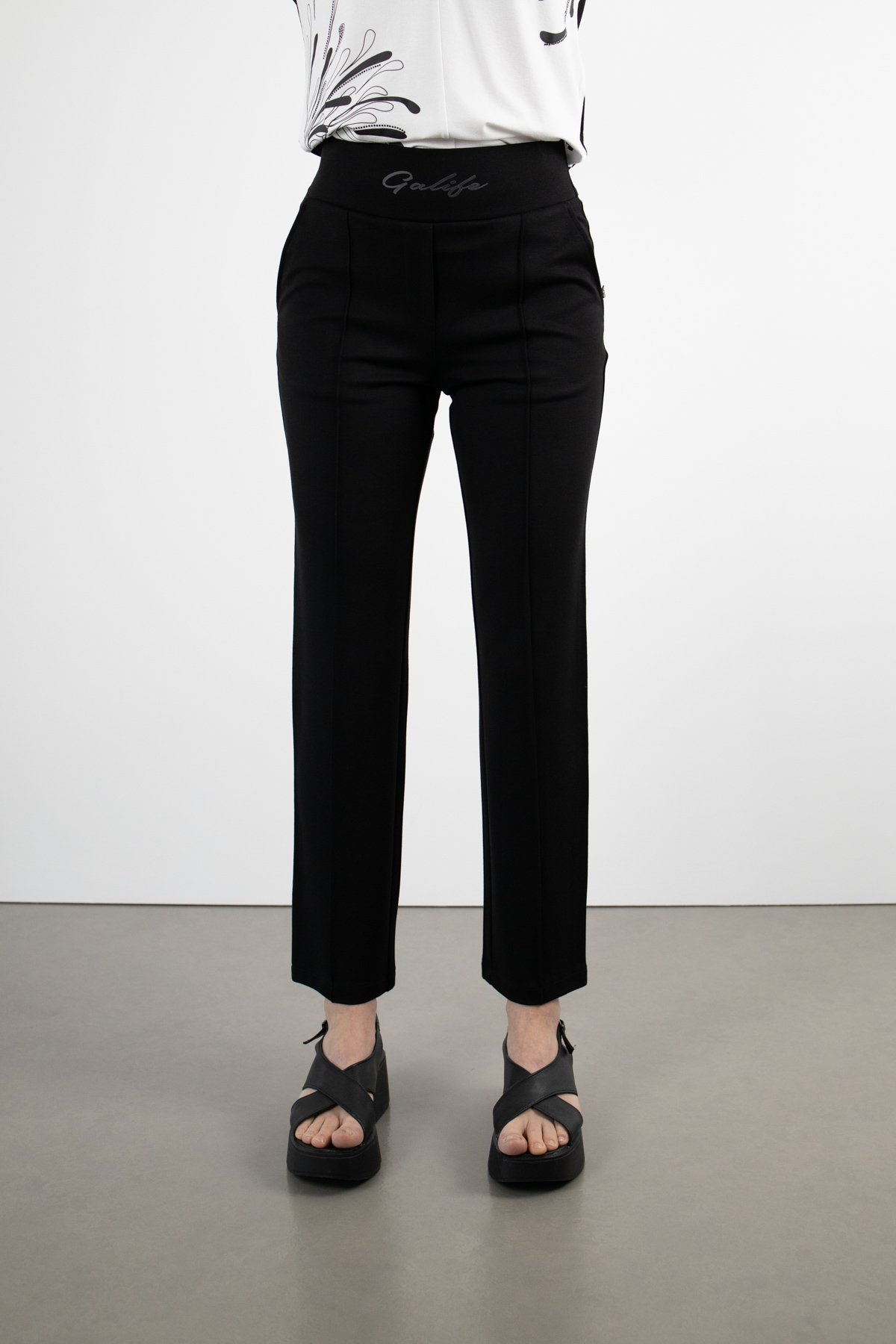 Bel Lastik Ve Yazı Detay  Cepli  Dikişli Pantolon