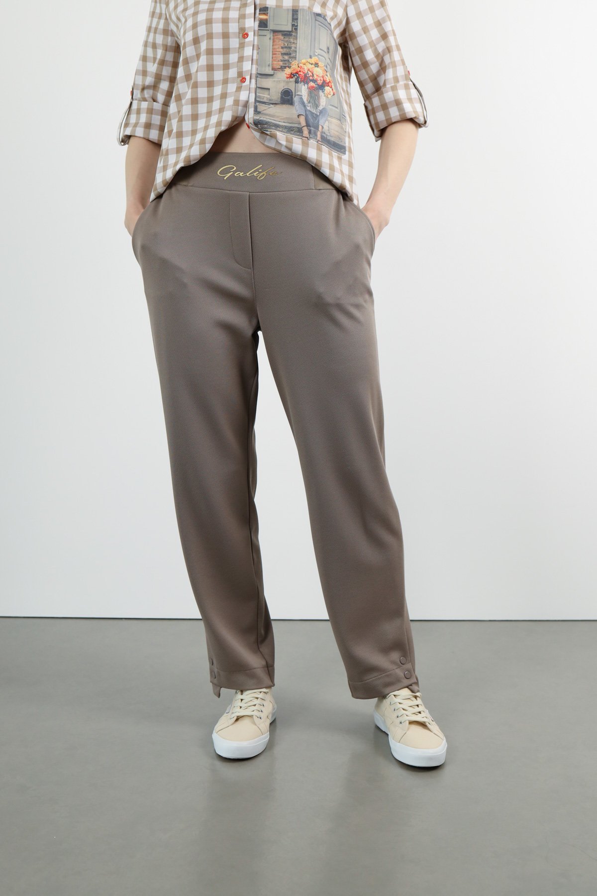 Bel Lastik Ve Yazı Detaylı Paça Çıtçıtlı Pantolon