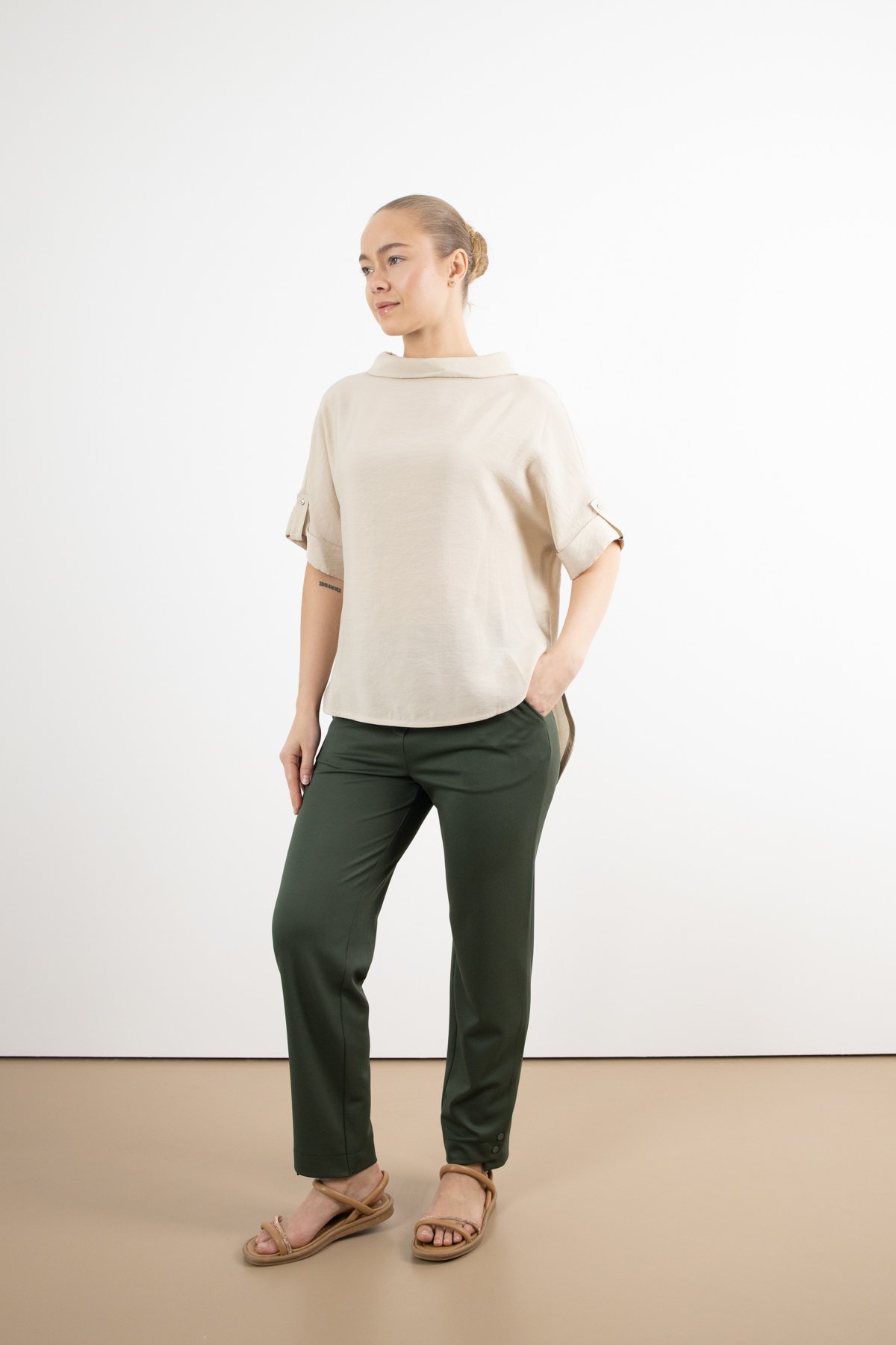 Bel Lastik Ve Yazı Detaylı Paça Çıtçıtlı Pantolon