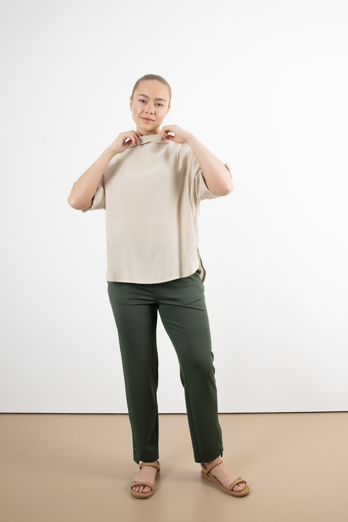 Bel Lastik Ve Yazı Detaylı Paça Çıtçıtlı Pantolon