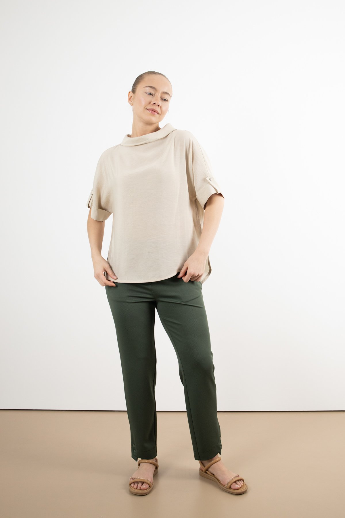 Bel Lastik Ve Yazı Detaylı Paça Çıtçıtlı Pantolon