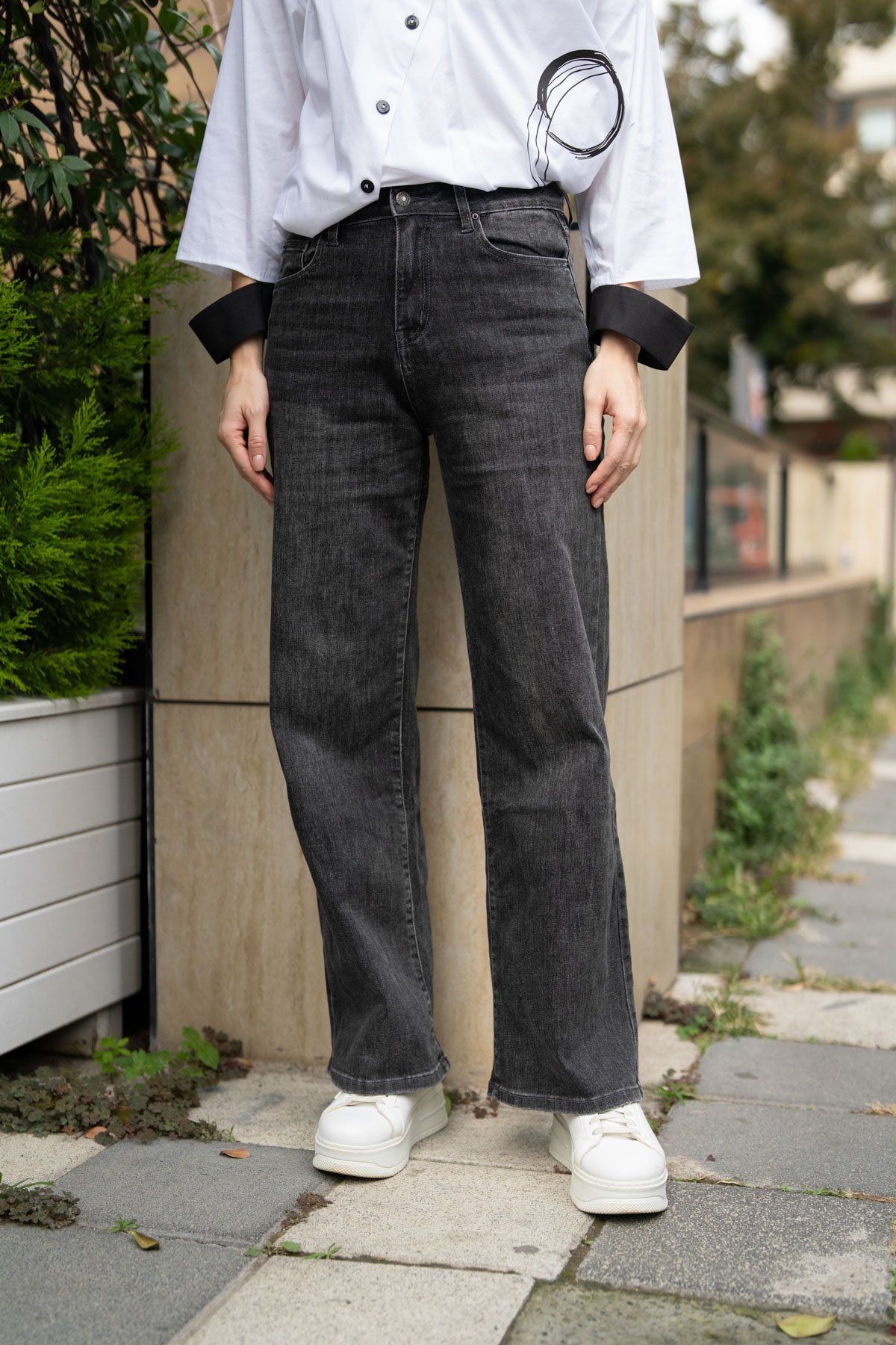 Beyaz Desenli Kemer Detay Jean Pantolon