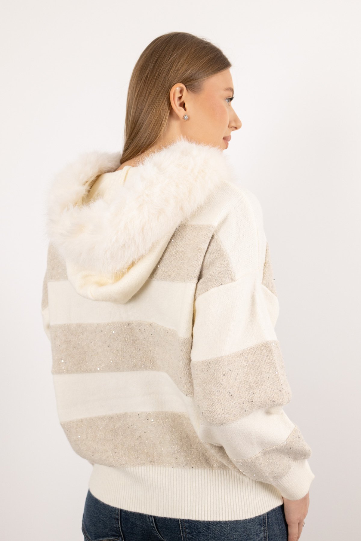 Boncuk Ponpon Detay Kapüşonlu Triko