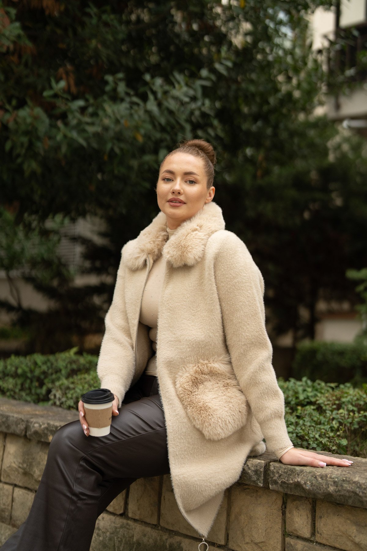 Ceb Ve Yaka Kürk Detaylı Hırka