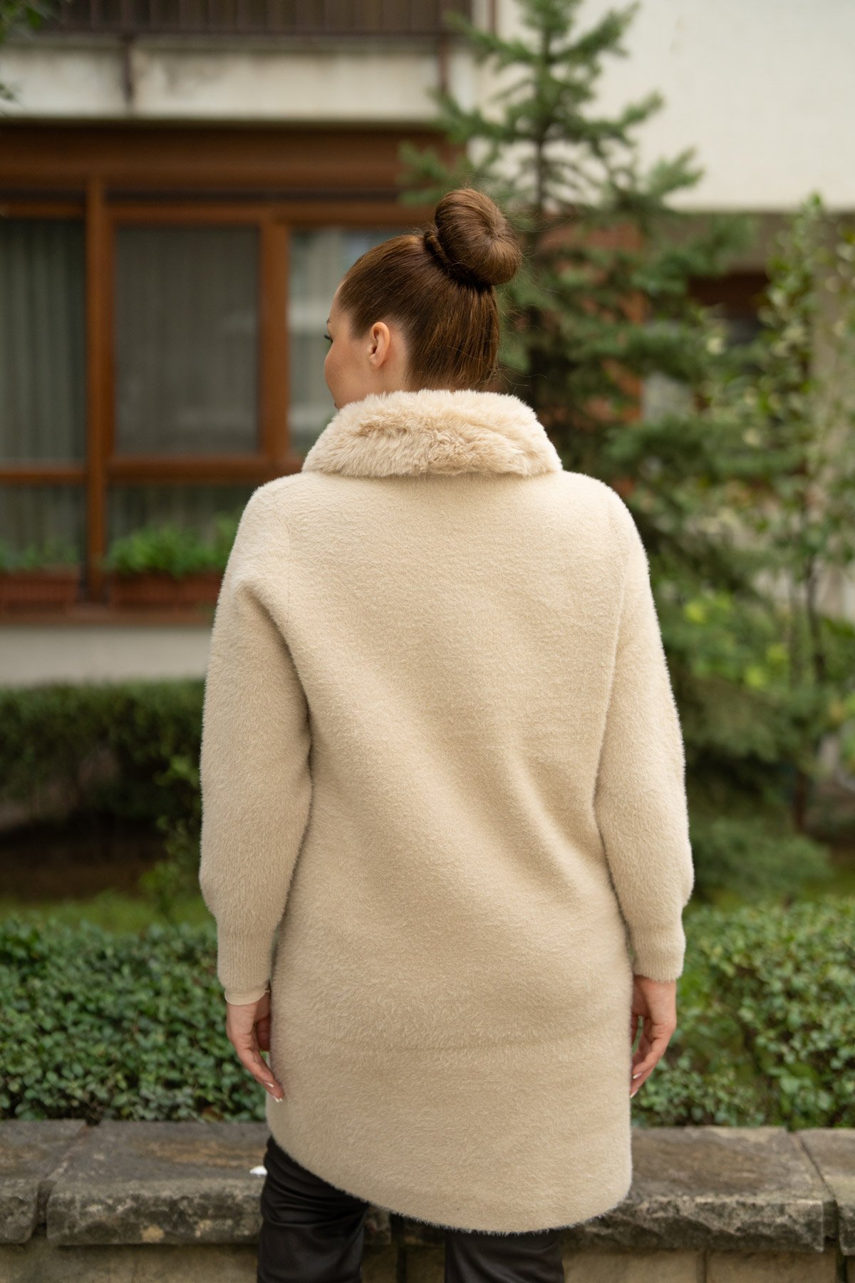 Ceb Ve Yaka Kürk Detaylı Hırka