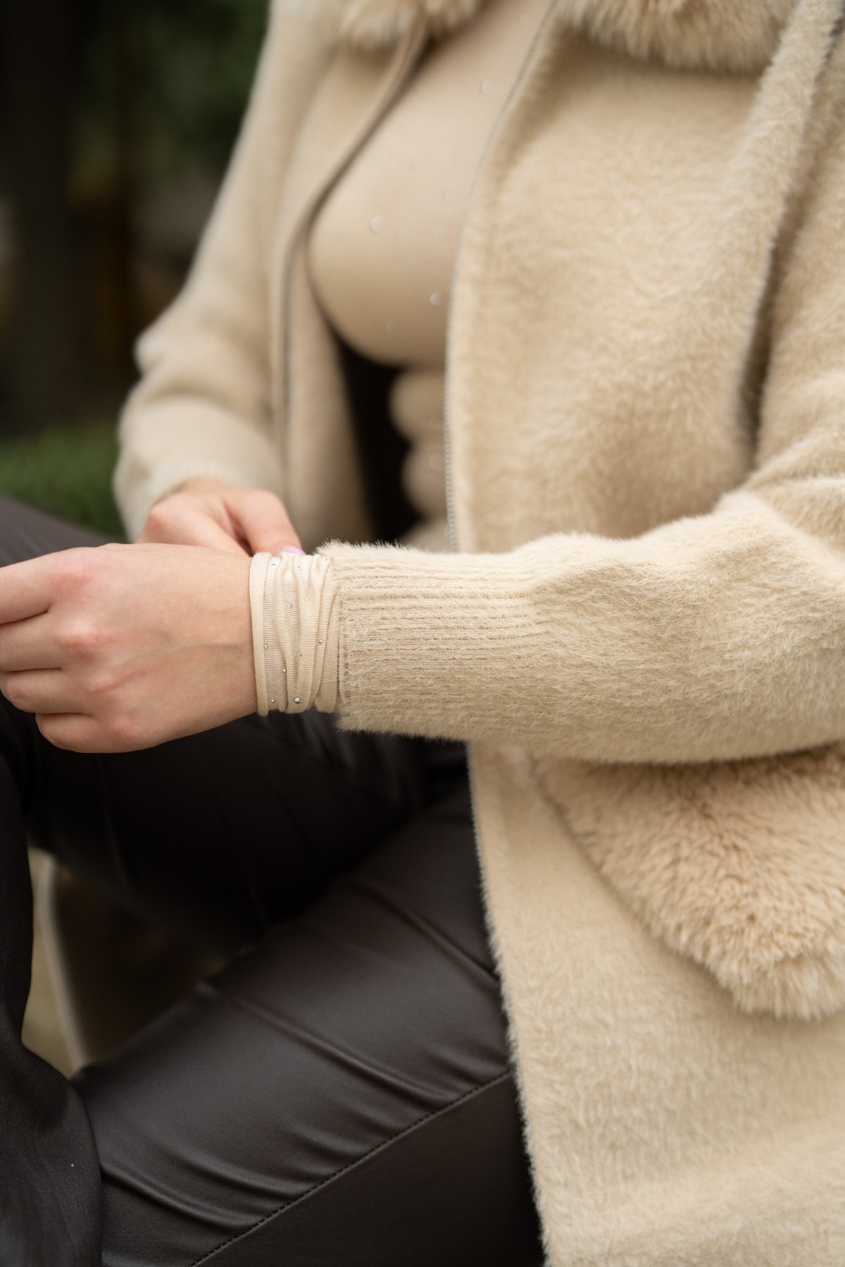 Ceb Ve Yaka Kürk Detaylı Hırka