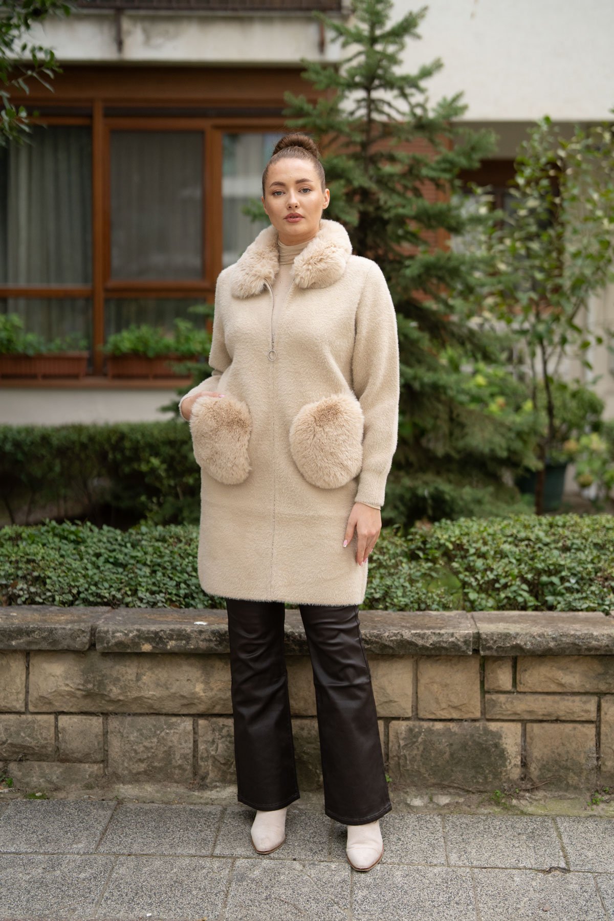 Ceb Ve Yaka Kürk Detaylı Hırka