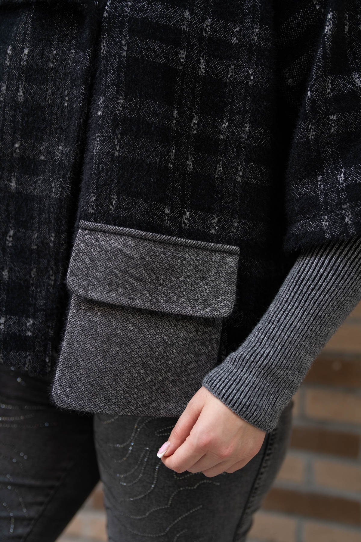 Cep Detay Kare Desen Mont