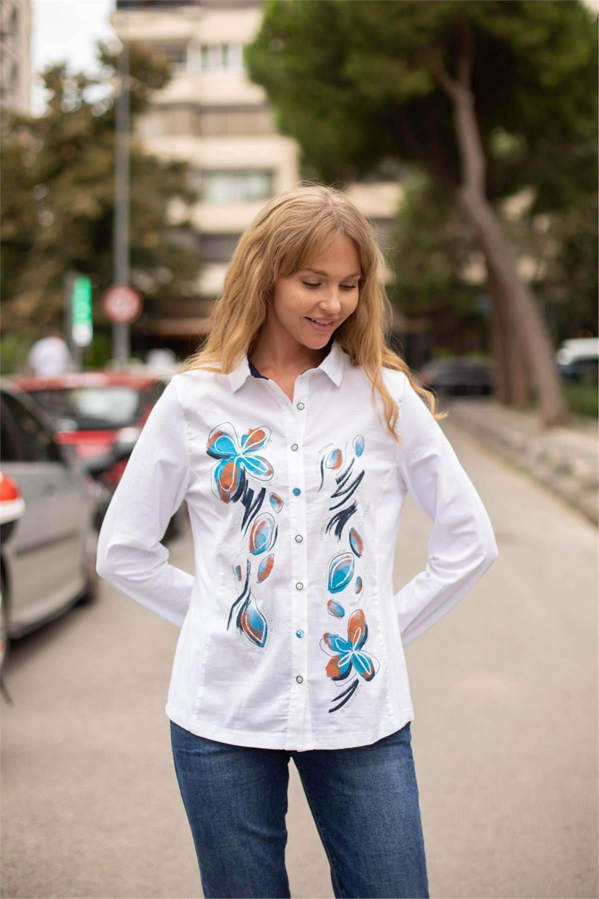 Çiçek Baskılı Taş İşleme Gömlek