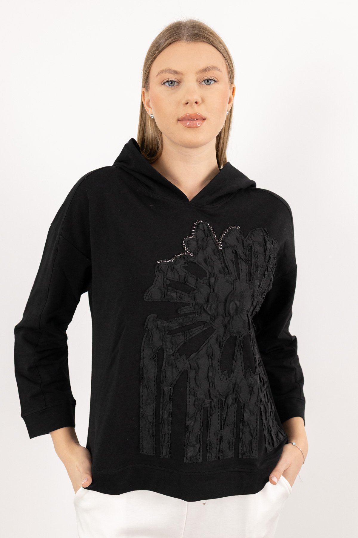 Çiçek Gofre Aplikeli Taşlı Kapüşonlu Bluz