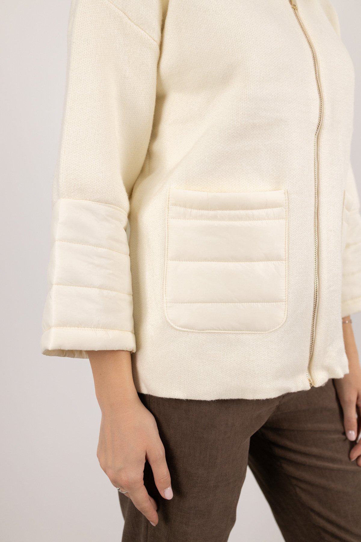 Dik Yaka Triko Ceket