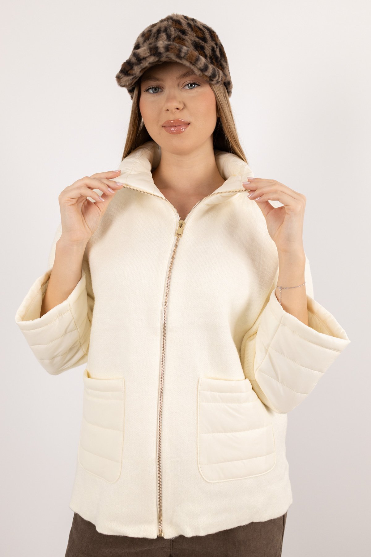 Dik Yaka Triko Ceket