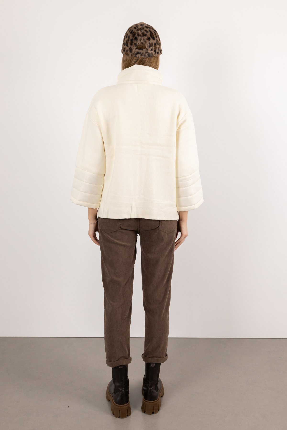 Dik Yaka Triko Ceket