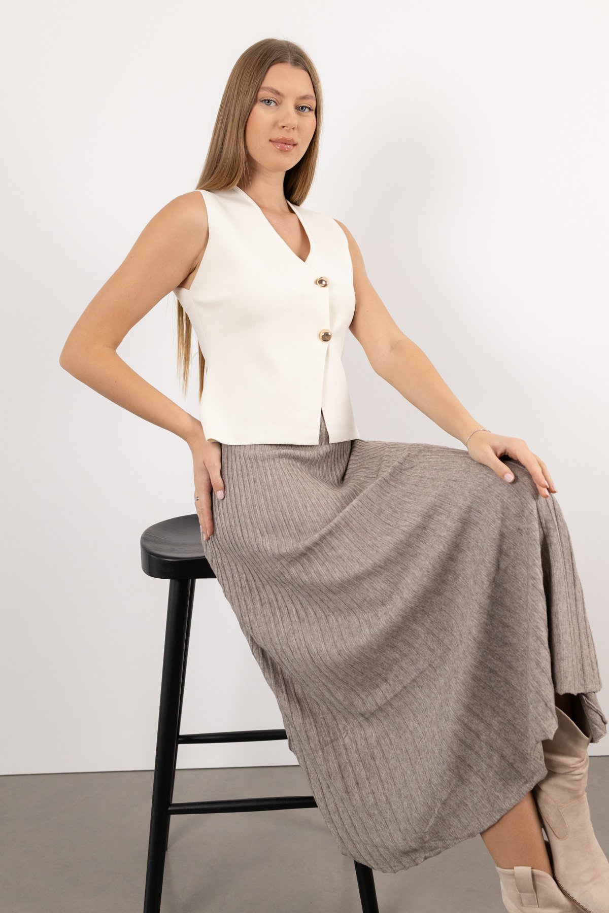 Düğme Detaylı Sıfır Kollu Triko Yelek