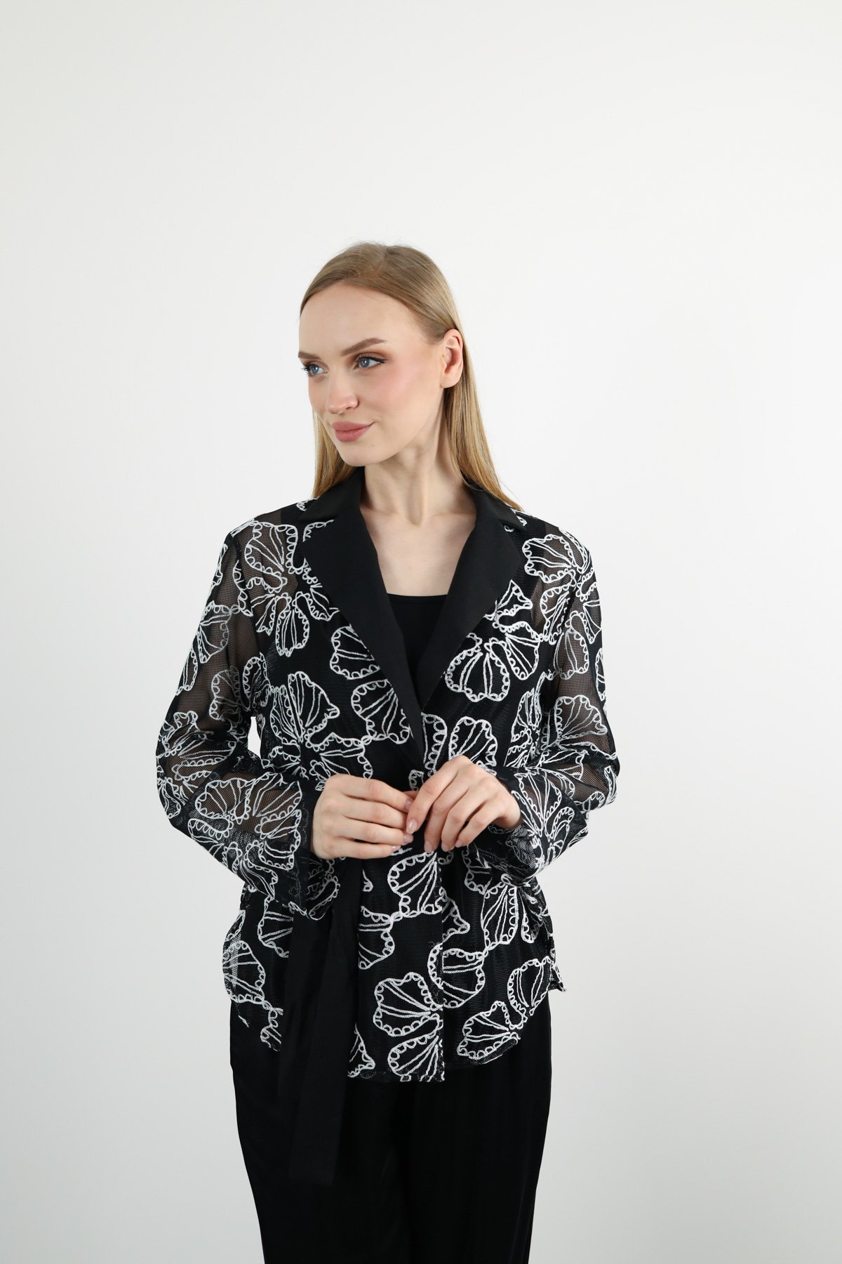 File Detaylı Bağlamalı Örgü Detaylı Ceket