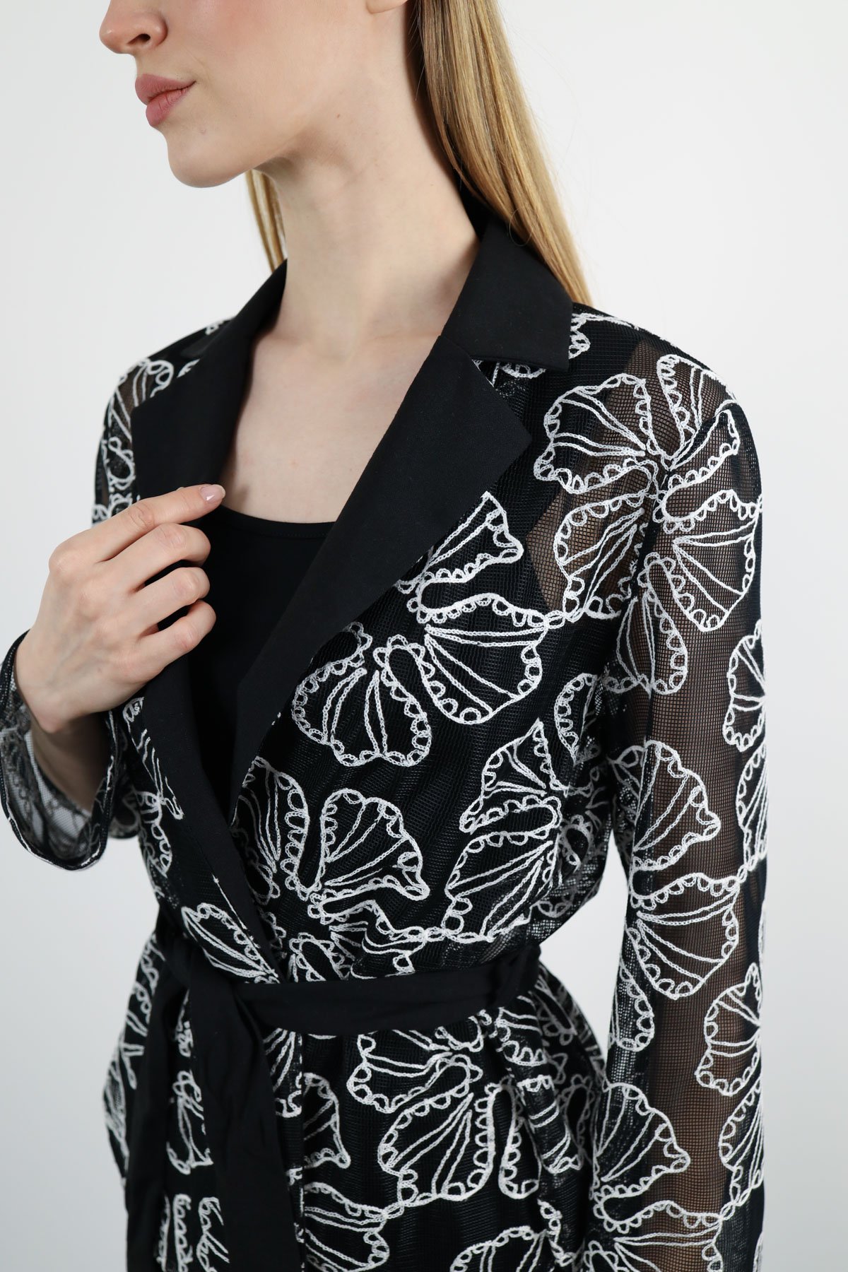 File Detaylı Bağlamalı Örgü Detaylı Ceket