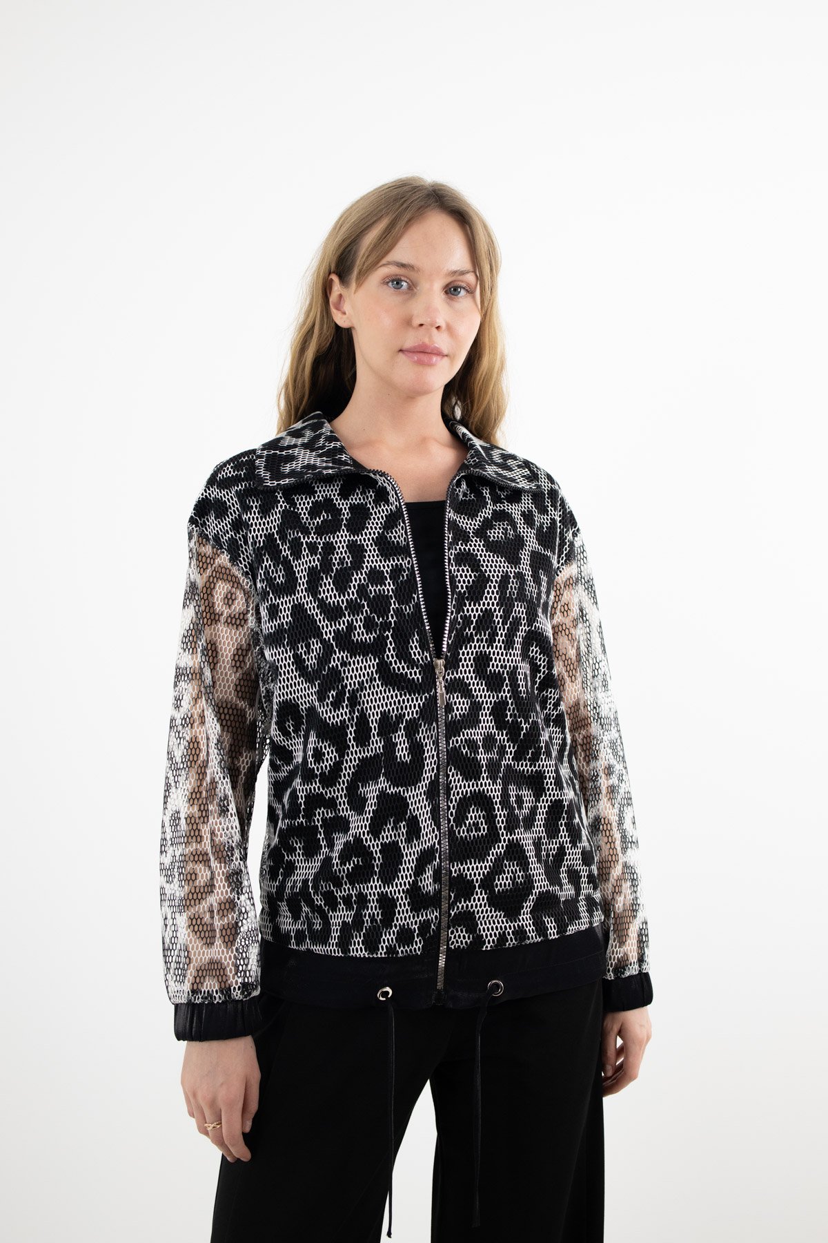 File Detaylı Beli Büzgü Detaylı Fermuarlı Ceket