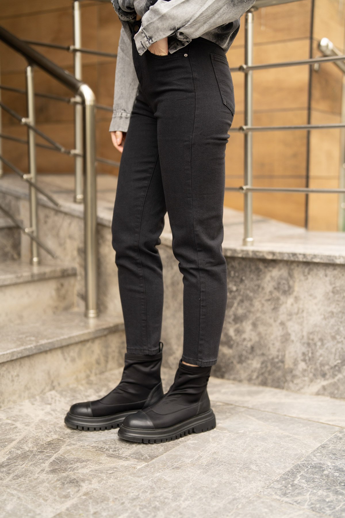 Geniş Kesim  Likralı Jeans Pantolon